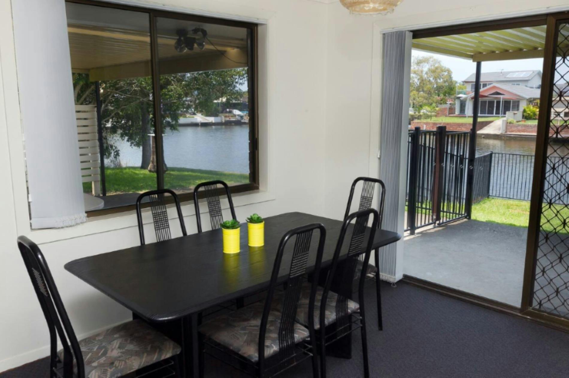 Lake House on Elouera