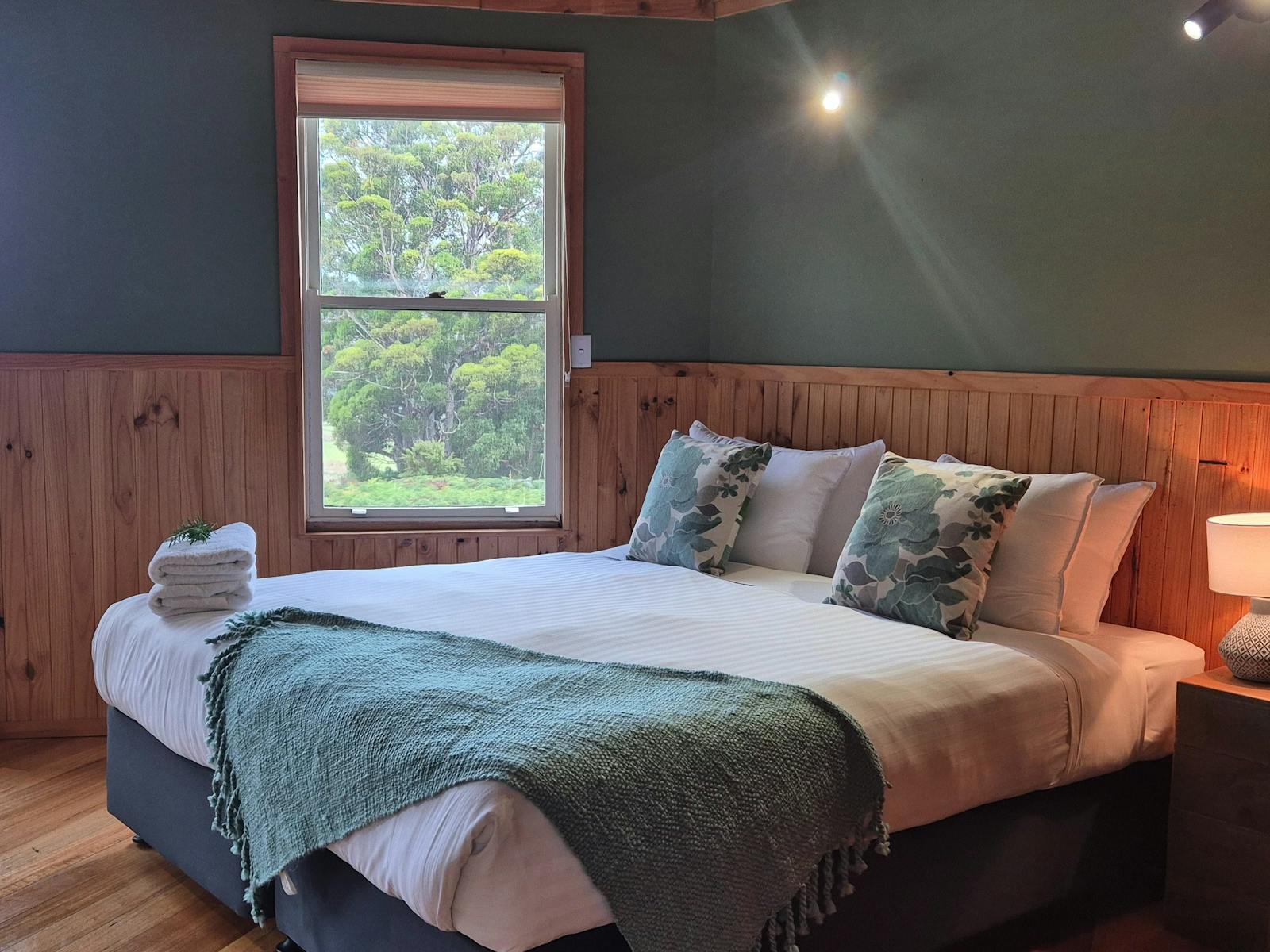 King Bed & View to the garden