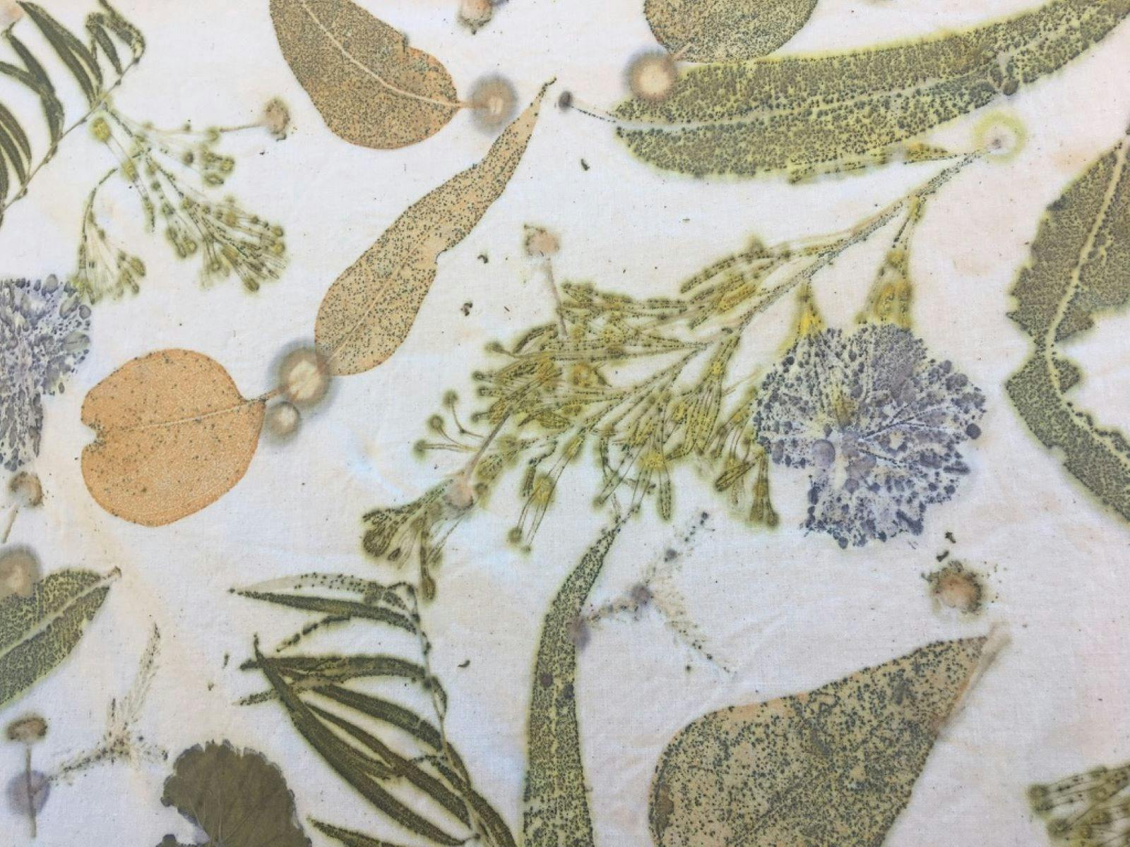 Leaves printed onto textile material