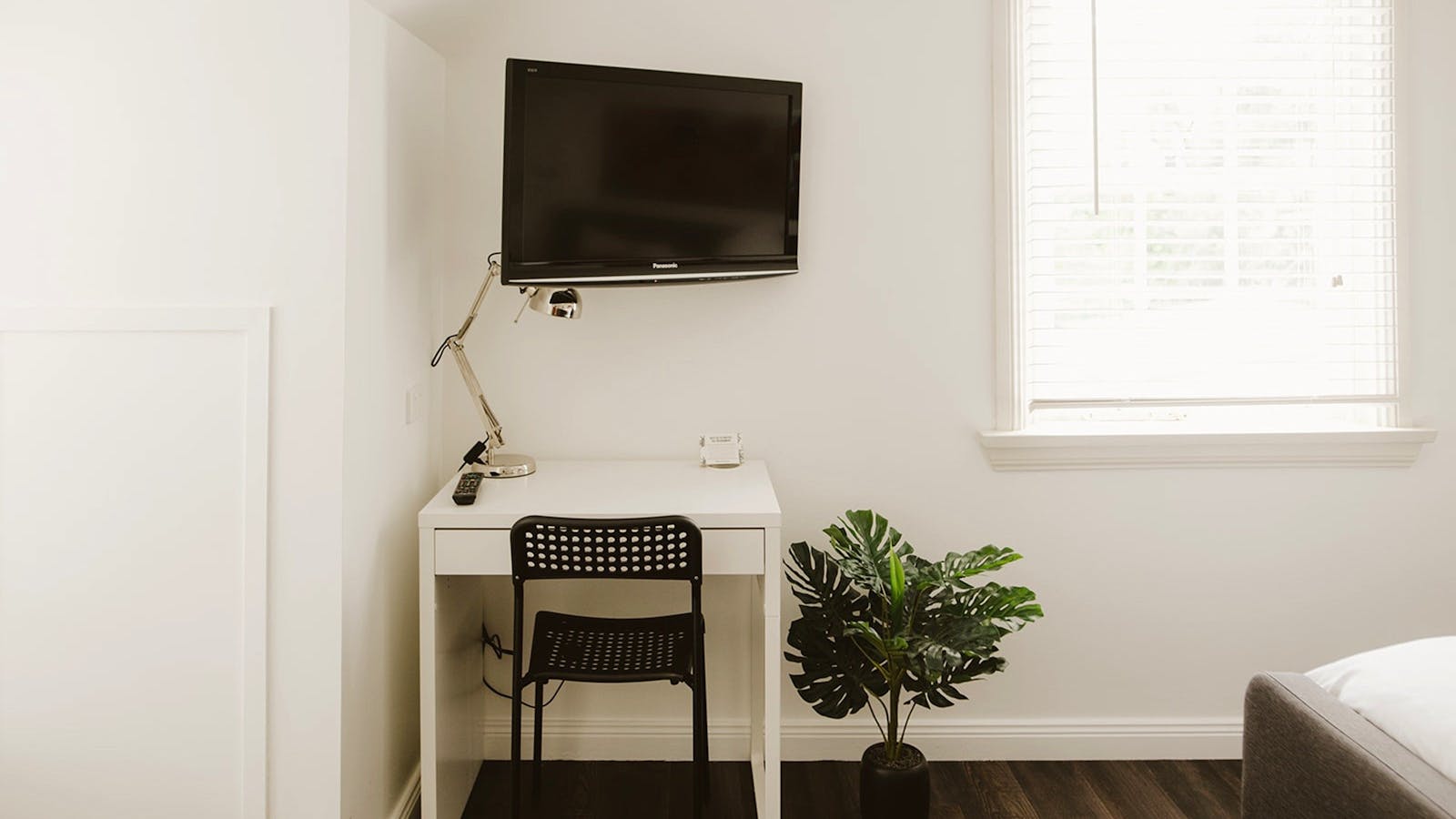 TV/desk nook - desk and laptop charging station