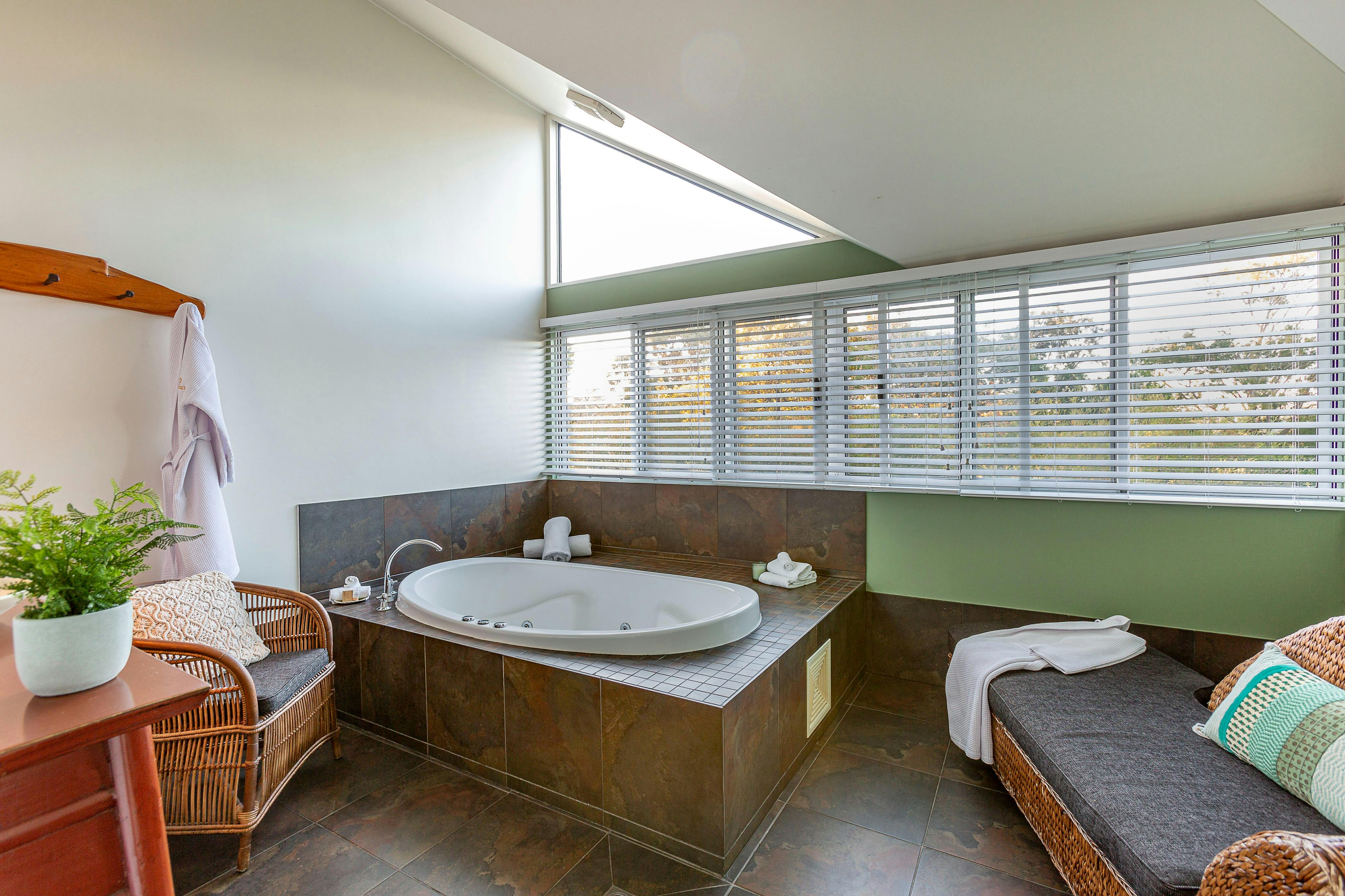 2 bedroom apartment, deluxe 2 person spa sun room