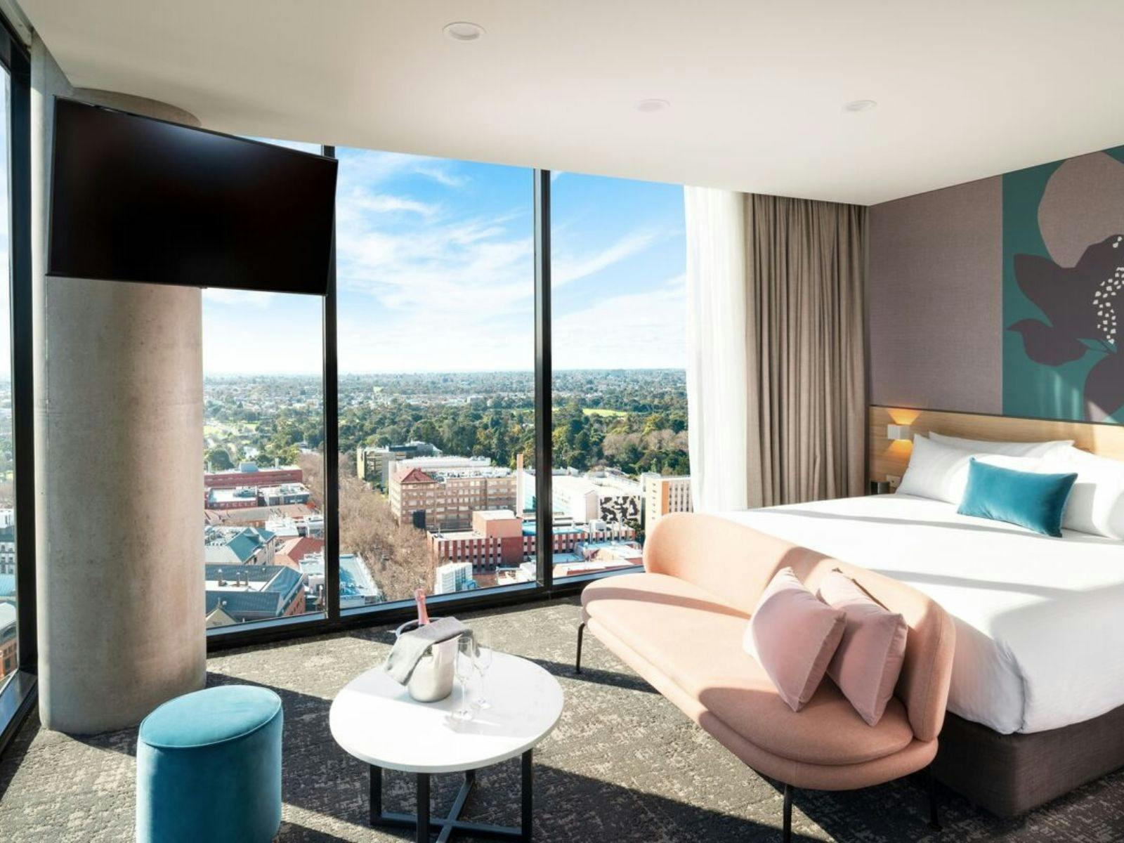 Crowne Plaza Adelaide Bedroom