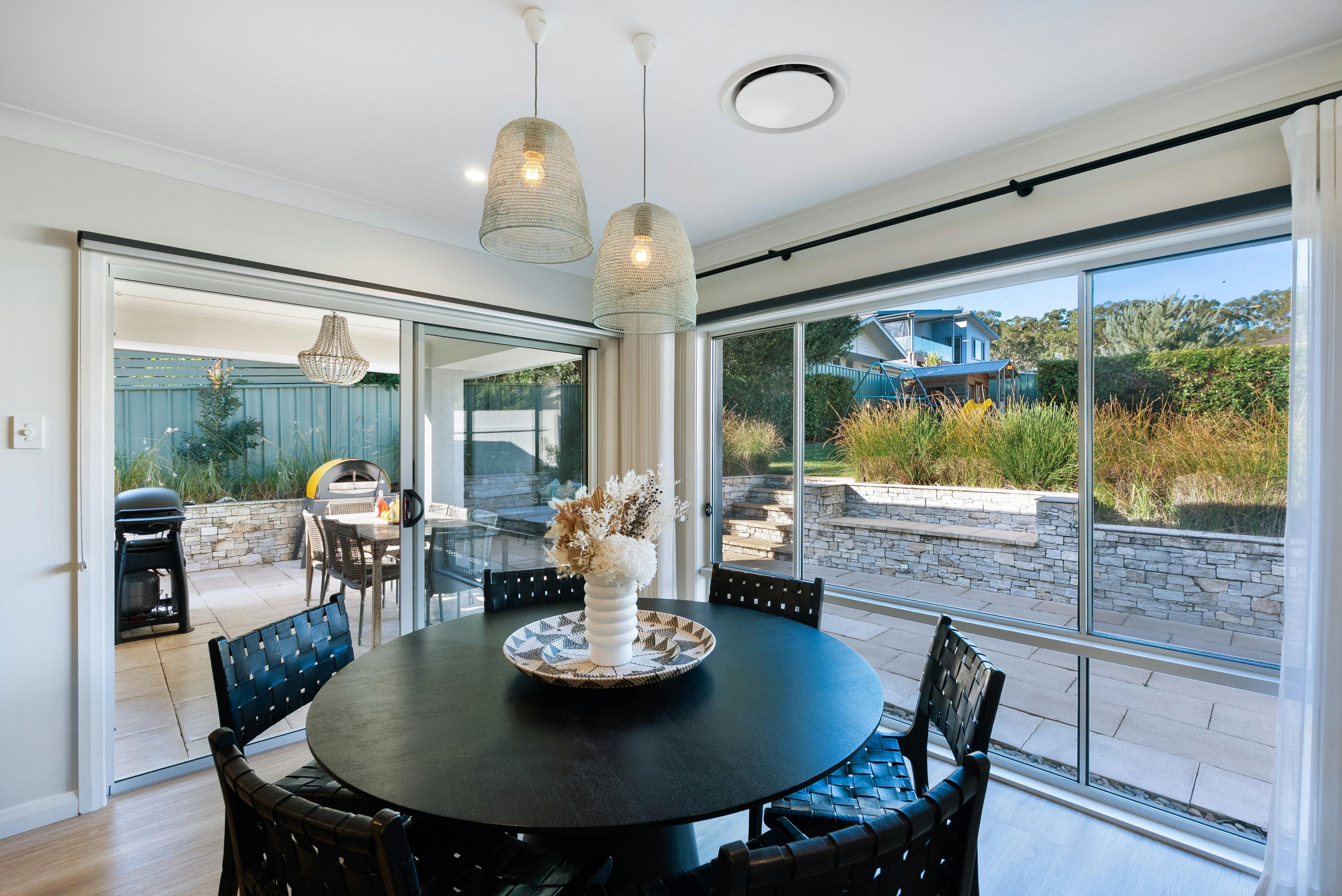 네스트 사진작가 러셀 퀸