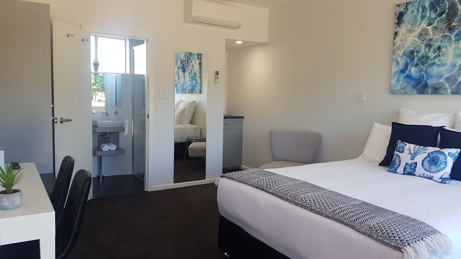 Premium Queen Room