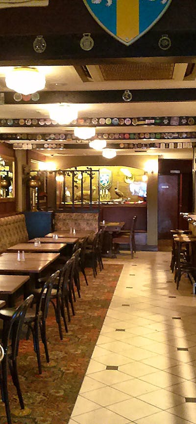 Traditional English style pub in the heart of Canberra