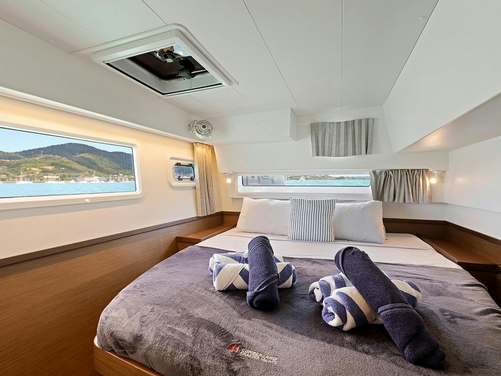 Lagoon 42 - Starboard aft private cabin
