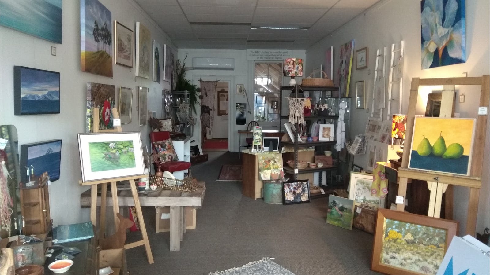 MUD Gallery