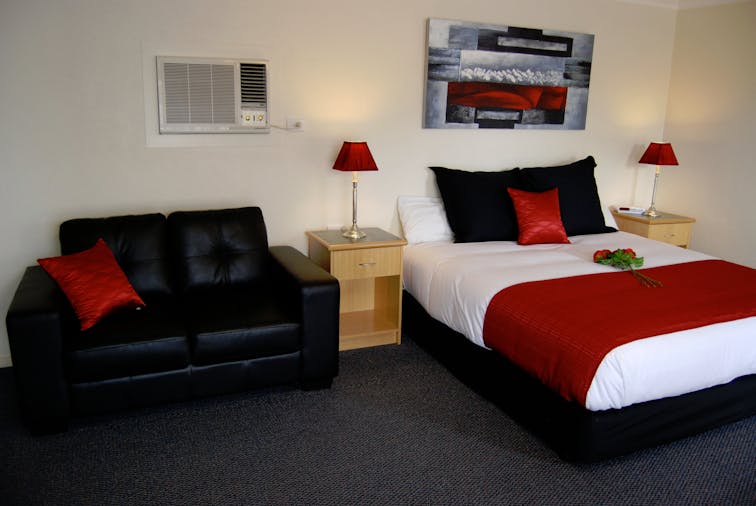Deluxe Spa Room