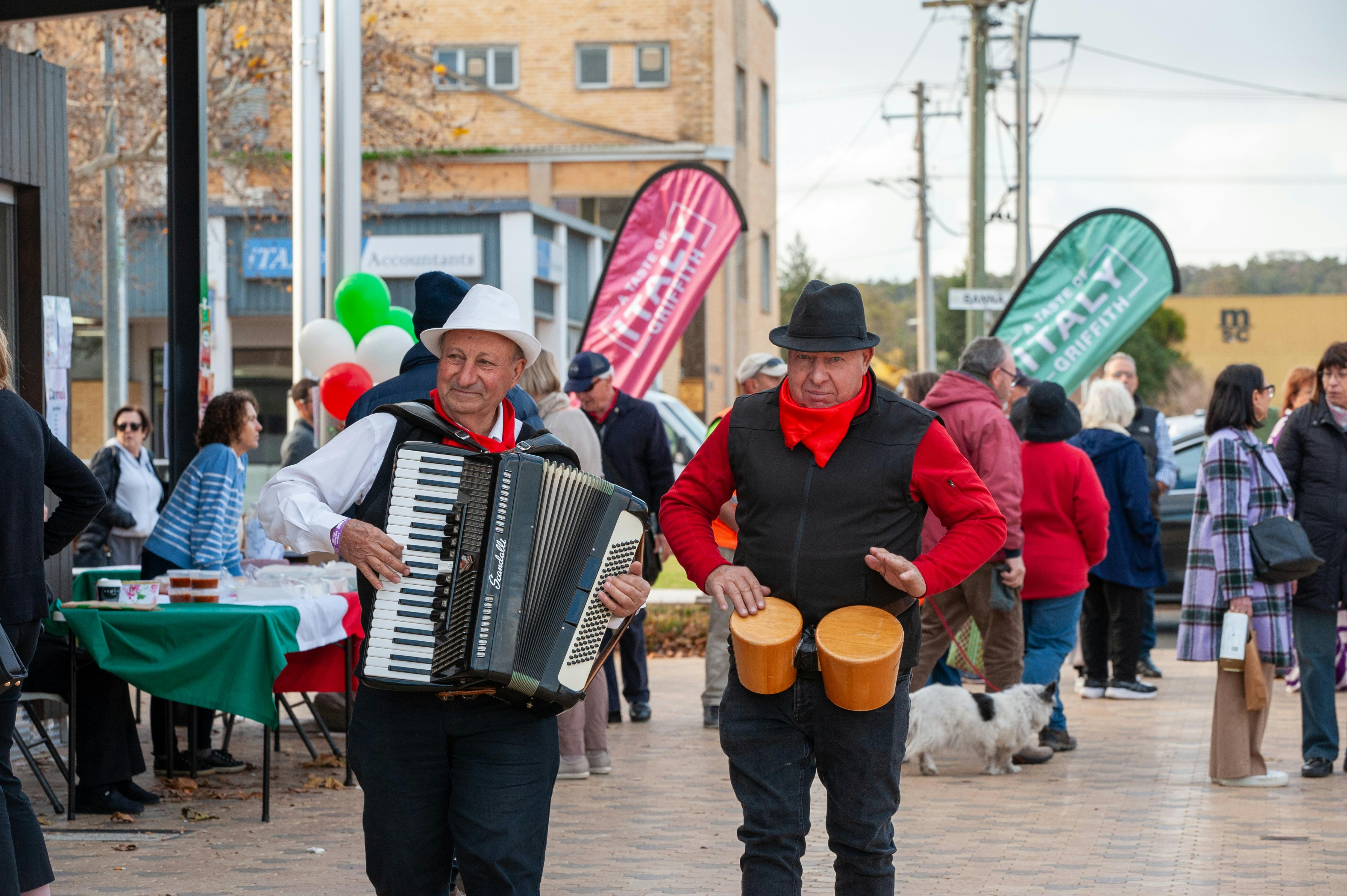 格里菲斯意大利风味——广场上的匠人