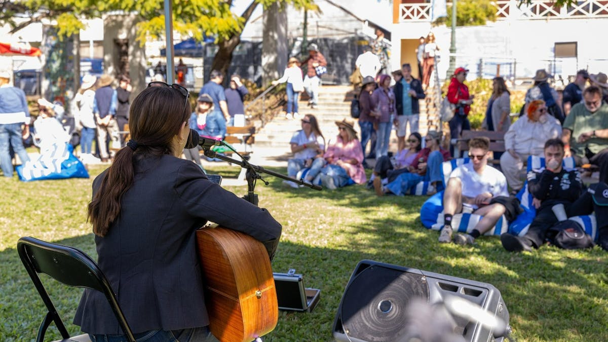 Solo Stage