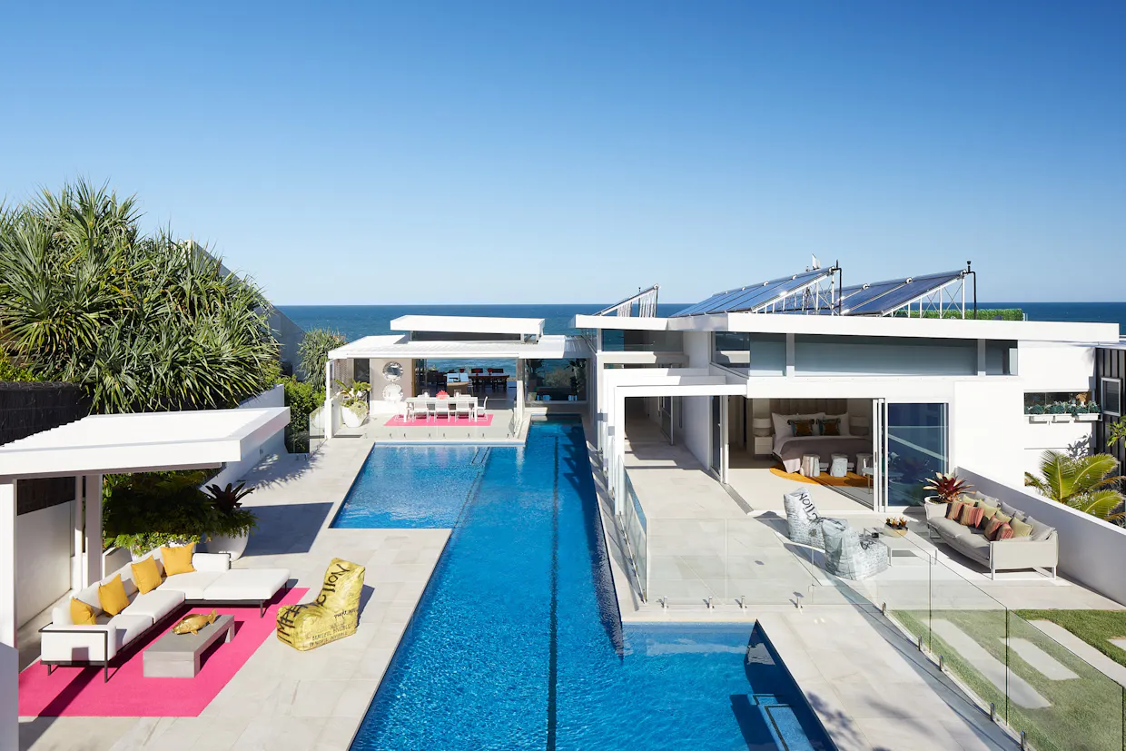Beachfront Hideaway- Sunrise Beach