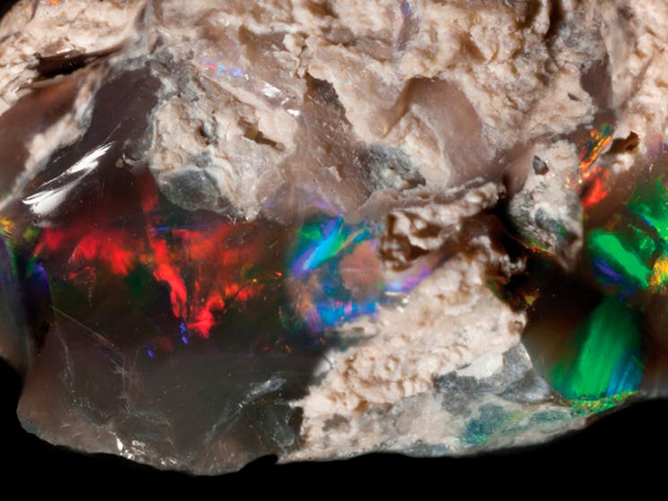 Seam opal