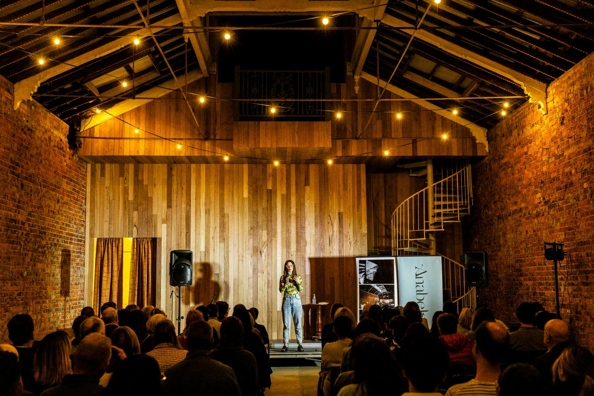 Comeidan Lizzy Hoo performing to a sold out room
