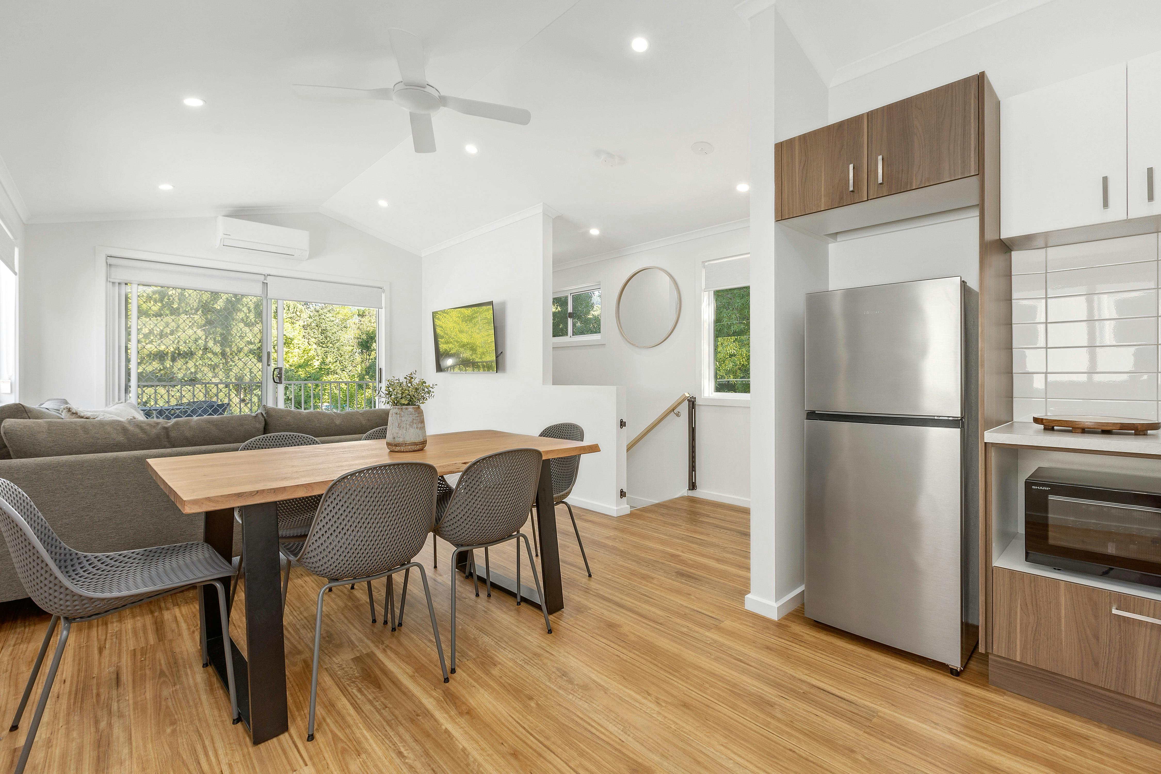 Premium Three Bedroom Townhouse - Kitchen & Dining Room | Tasman Holiday Parks - Bright