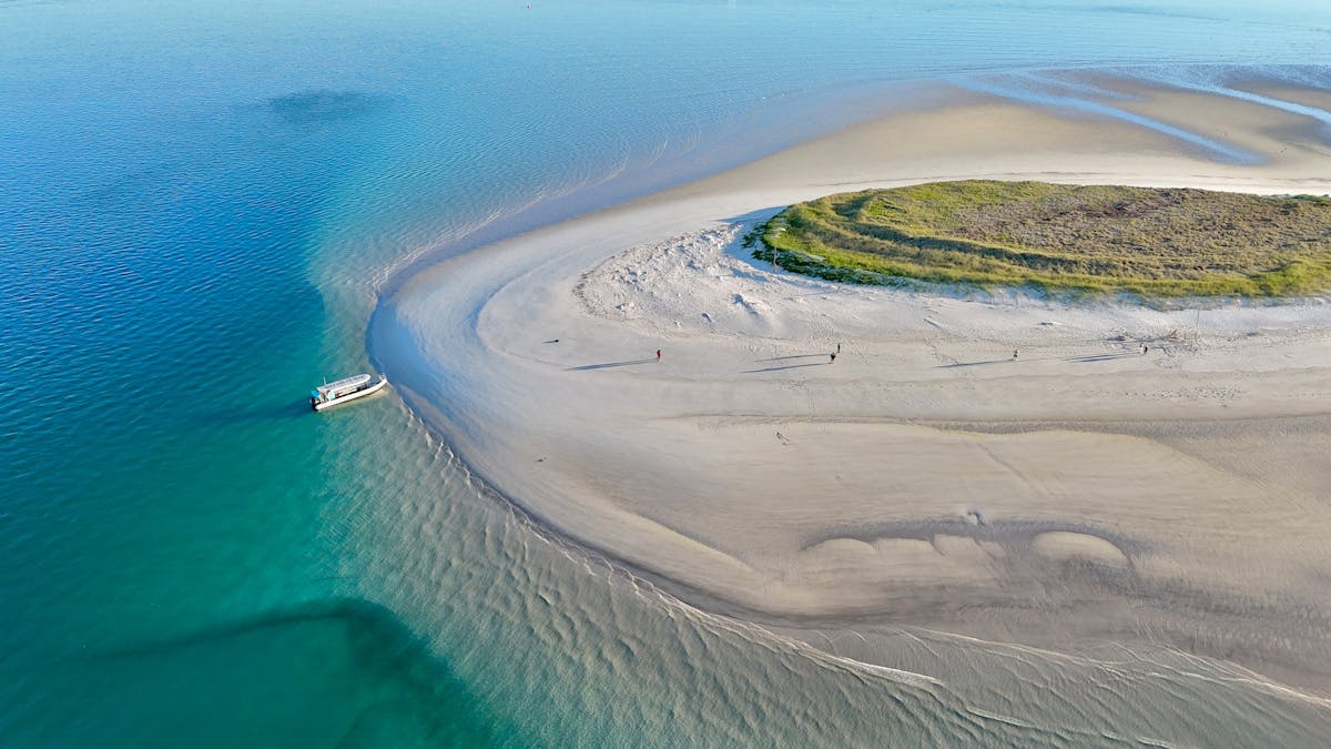 Salty Safaris Hervey Bay Pelican Banks Beach Stop