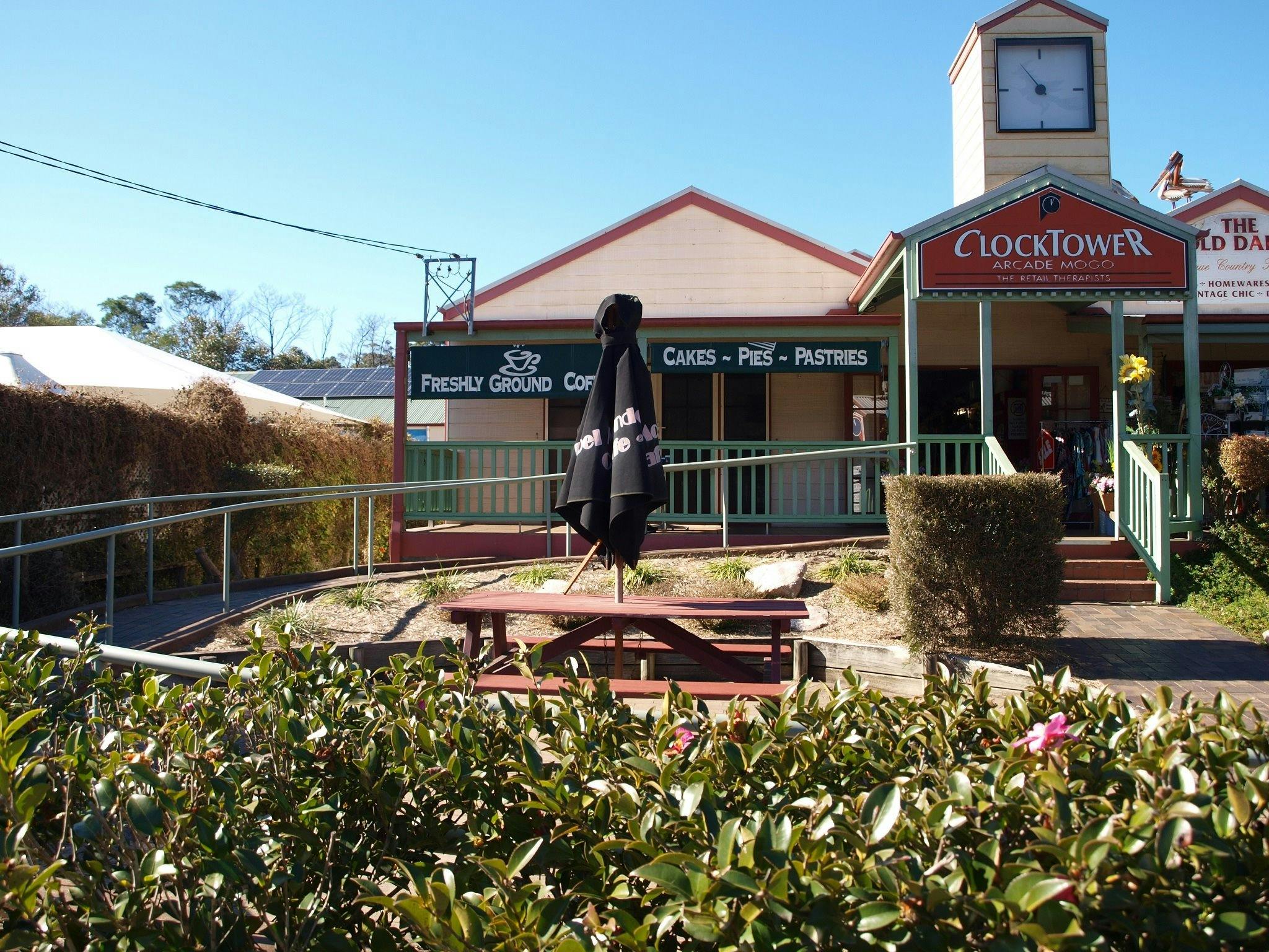 Mogo Bakery Cafe