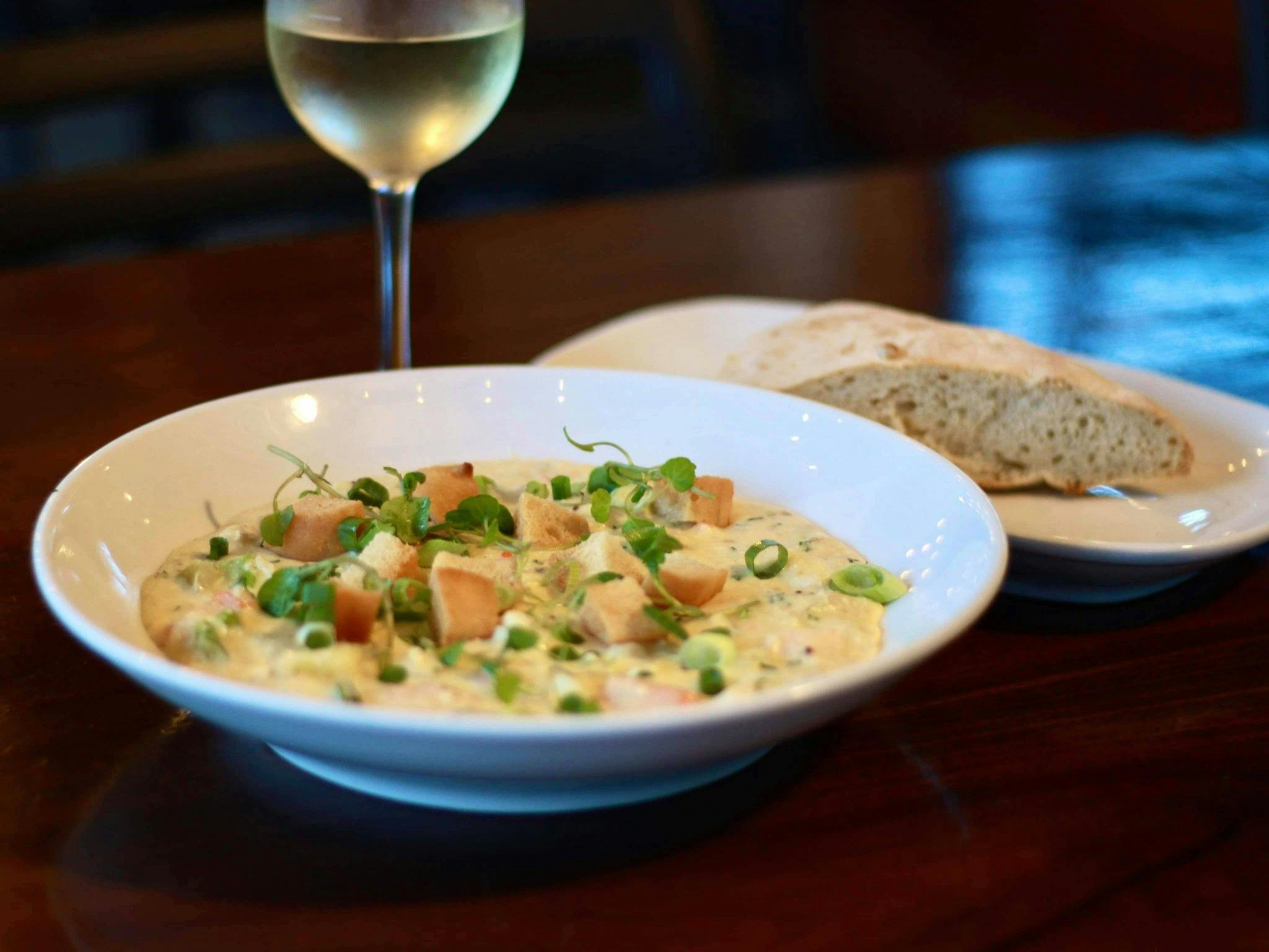 Traditional NZ Mixed Seafood Chowder with Hoki, Salmon, Prawn & Crab. Served with crispy bread.