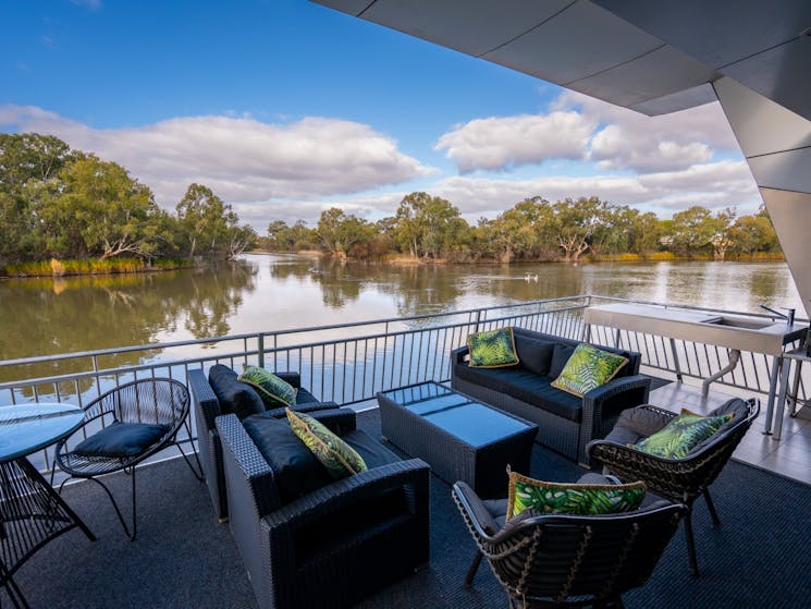 Boatel Riverdream alfresco Deck overlooking the magnificent Murray River