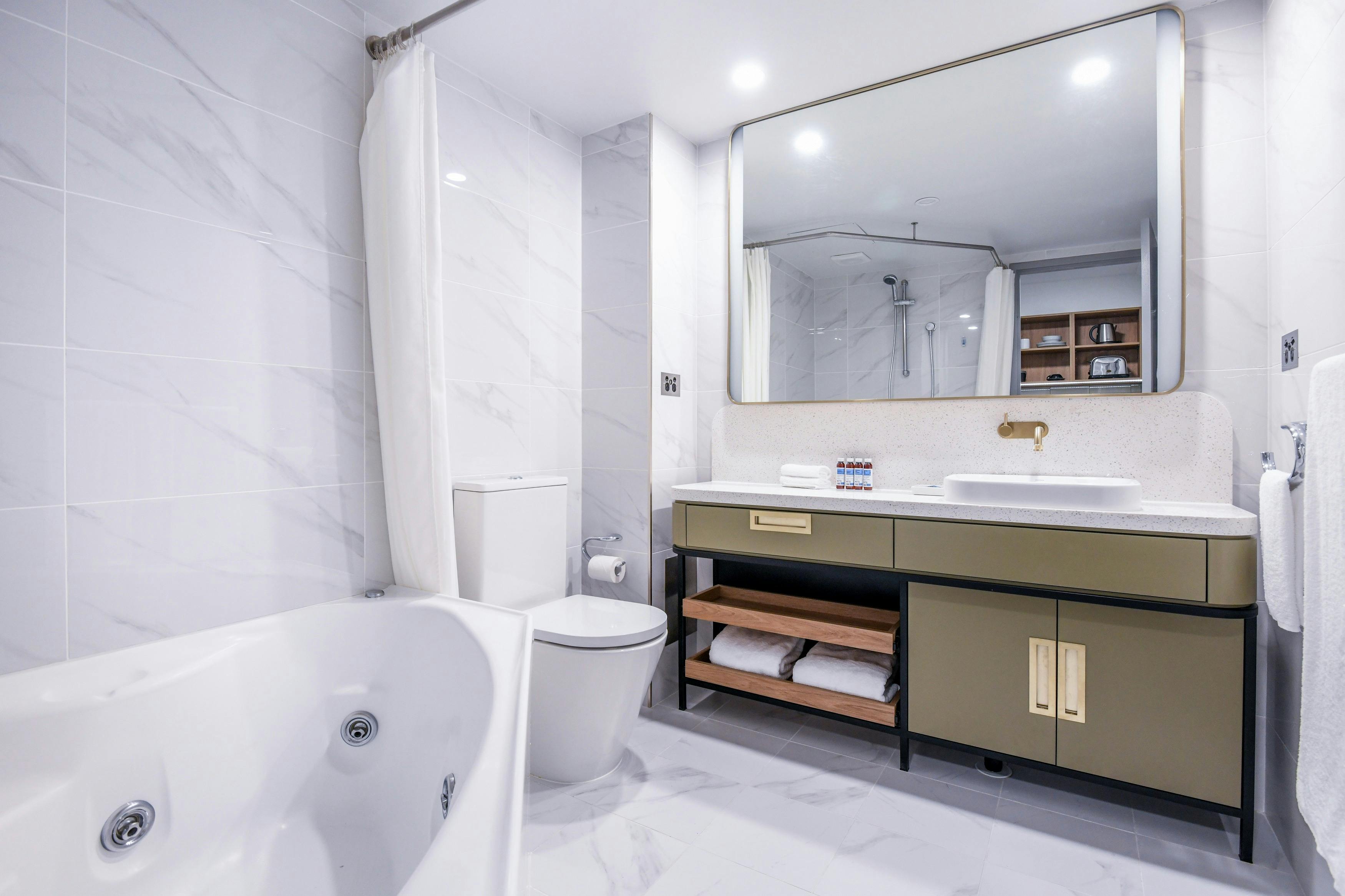 One Bedroom Kitchen Spa Apartment