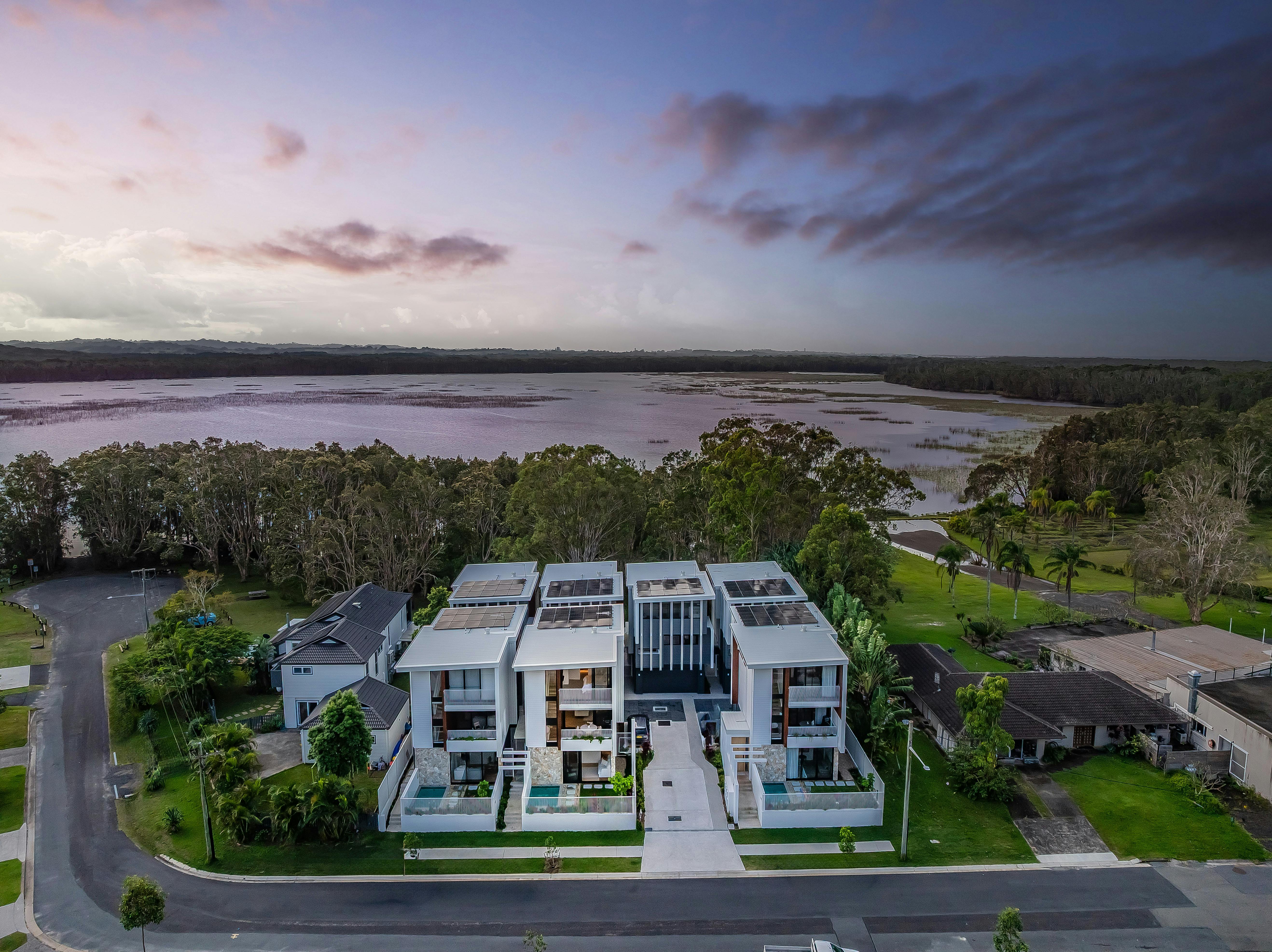 可攜帶寵物入住的豪華湖畔別墅