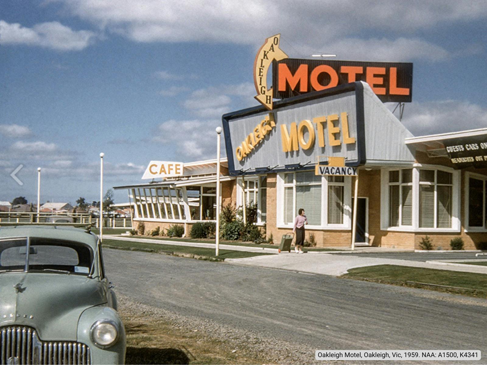 A photo taken in front of the Oakleigh Motel and Cafe