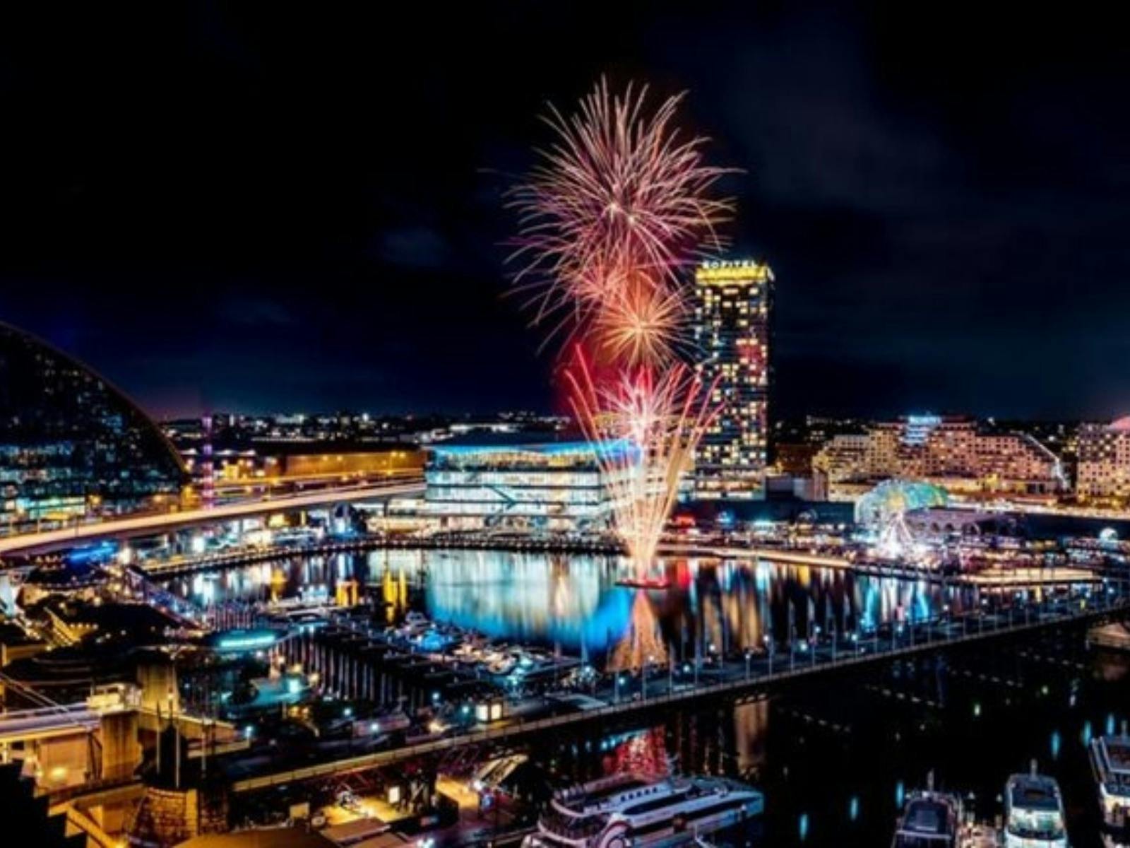 Fireworks in Cockle Bay