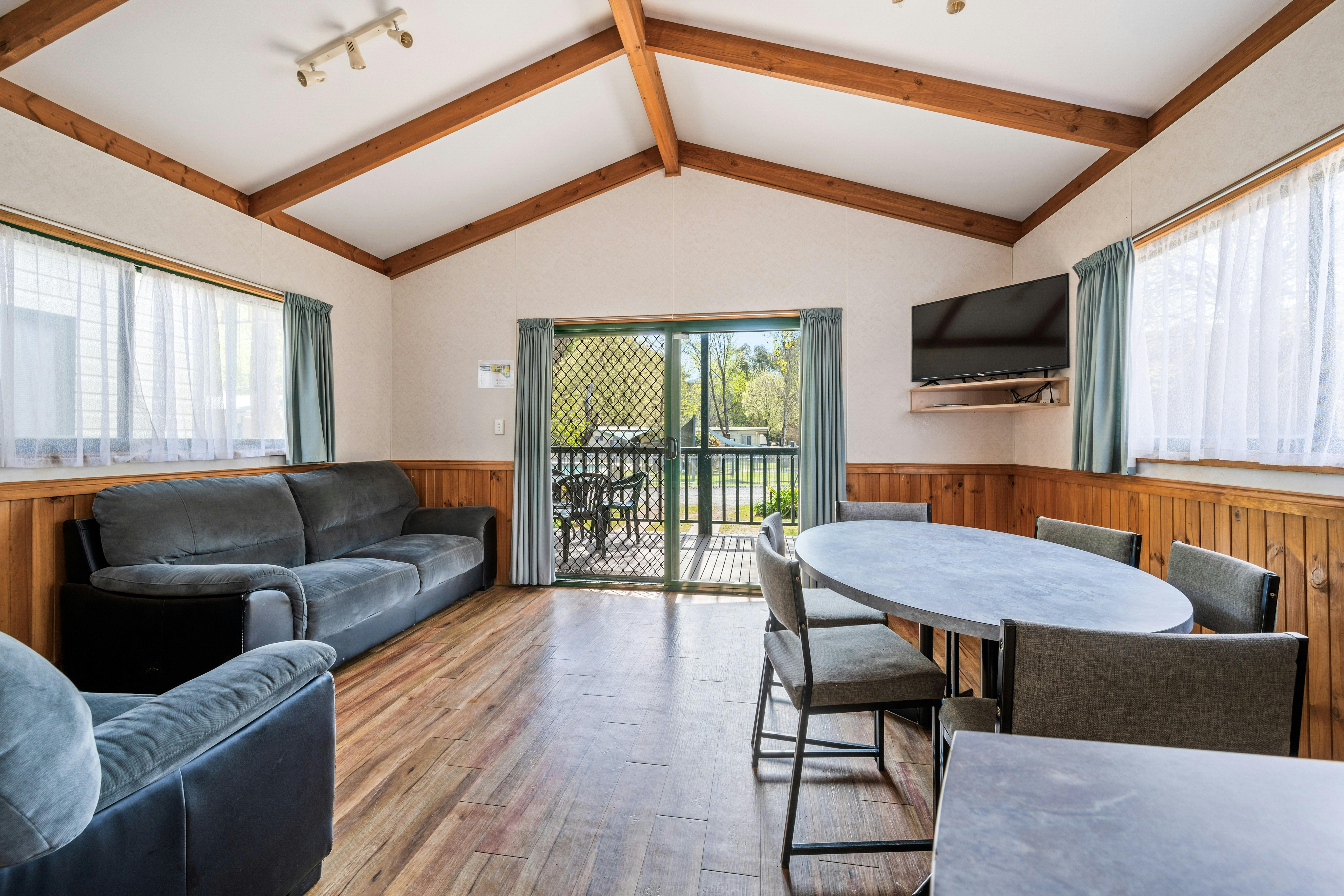 Supreme cabin Bright accommodation Park