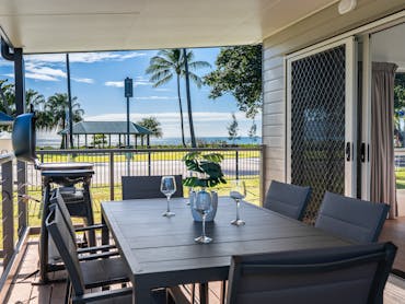 Oceanview Villa | Tasman Holiday Parks - Rowes Bay