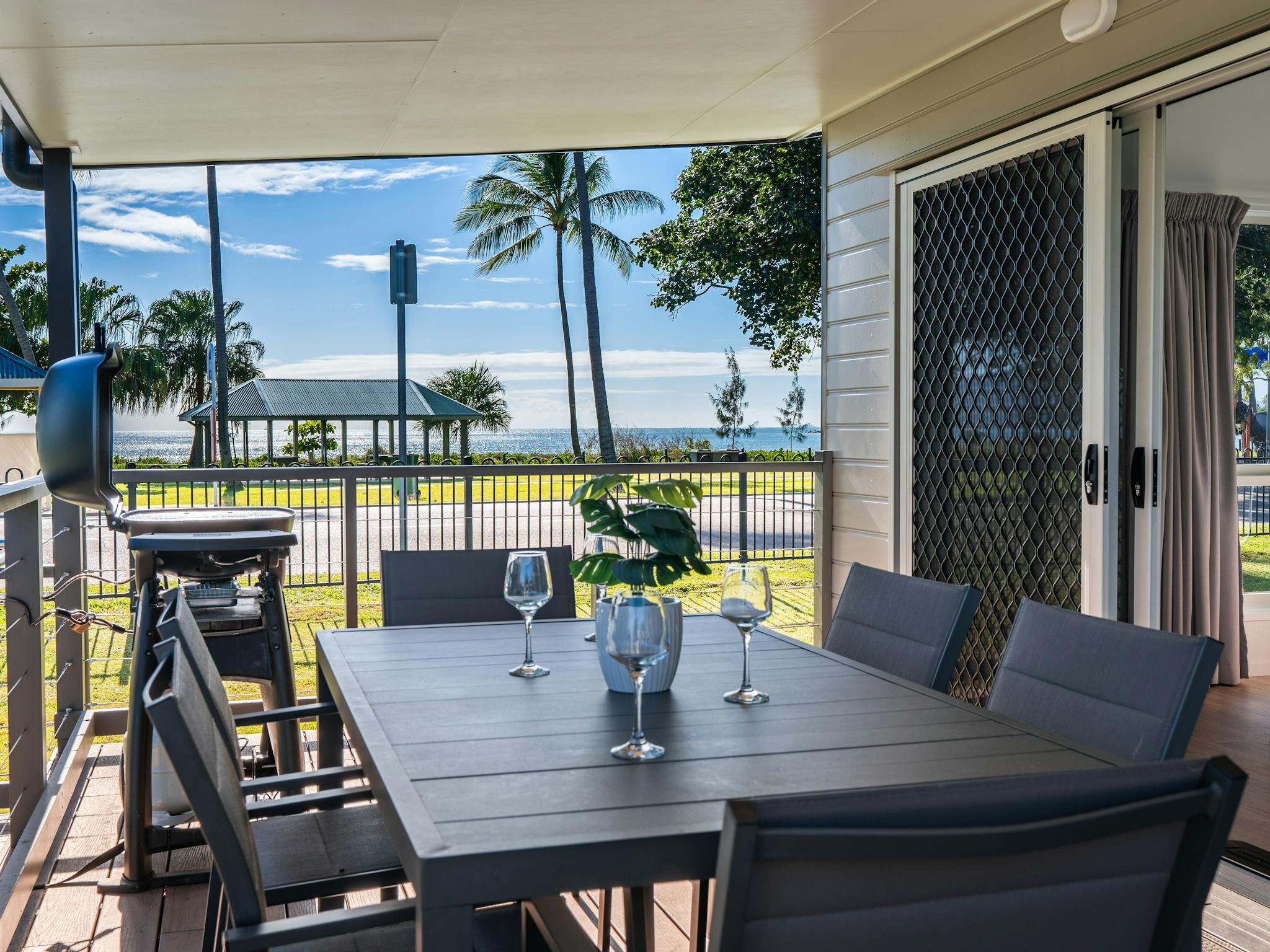 Oceanview Villa | Tasman Holiday Parks - Rowes Bay Oceanview Villa | Tasman Holiday Parks - Rowes Bay