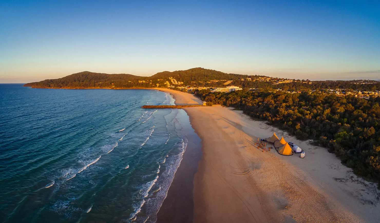 Tipi on Noosa Main Beach Sunset