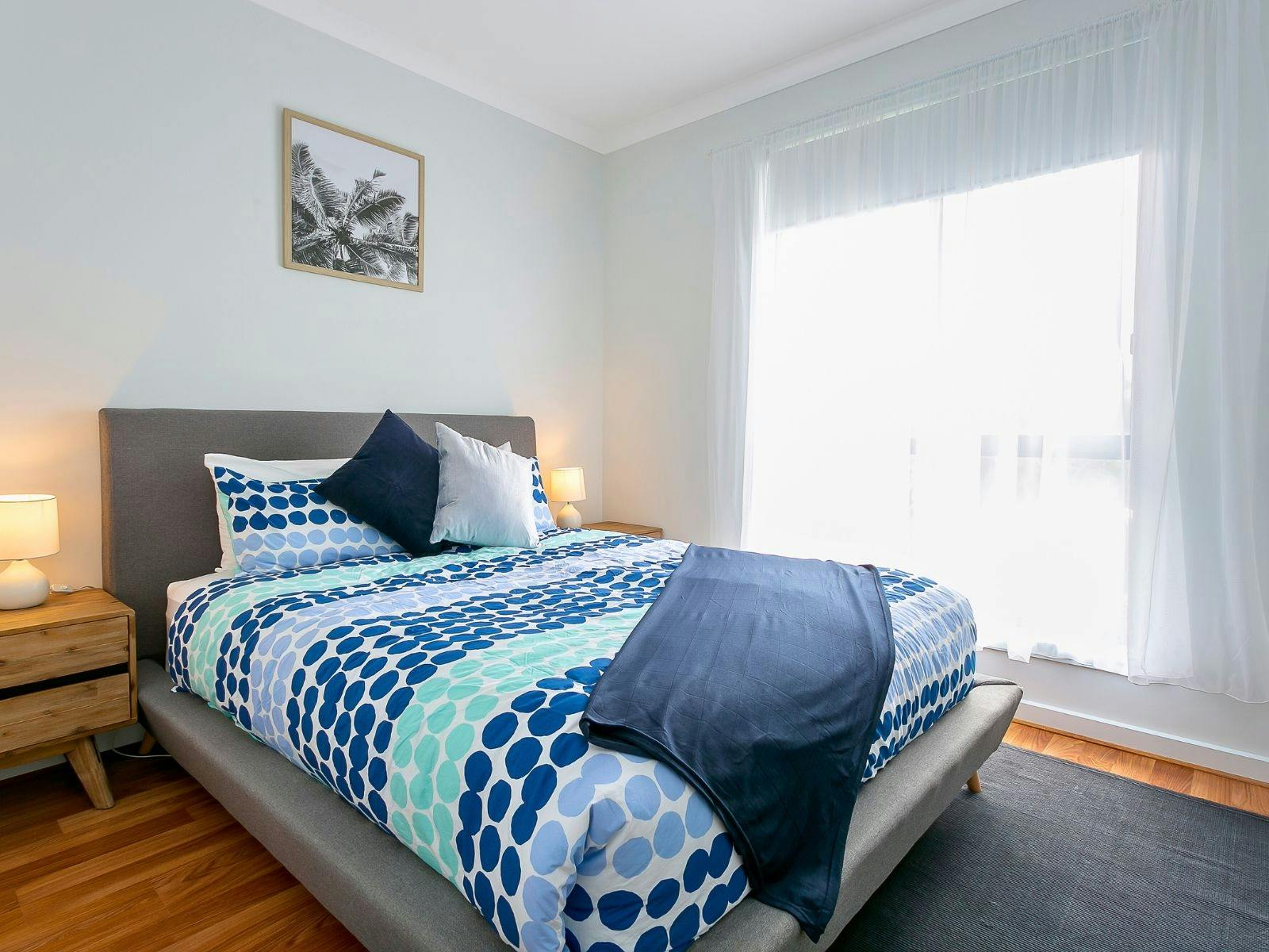 4BR Contemporary Coastal Home with Rural Outlook