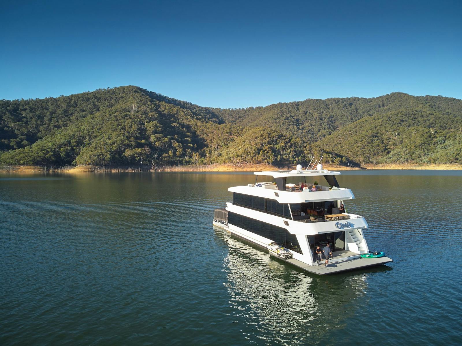 Houseboat on Lake Eildon