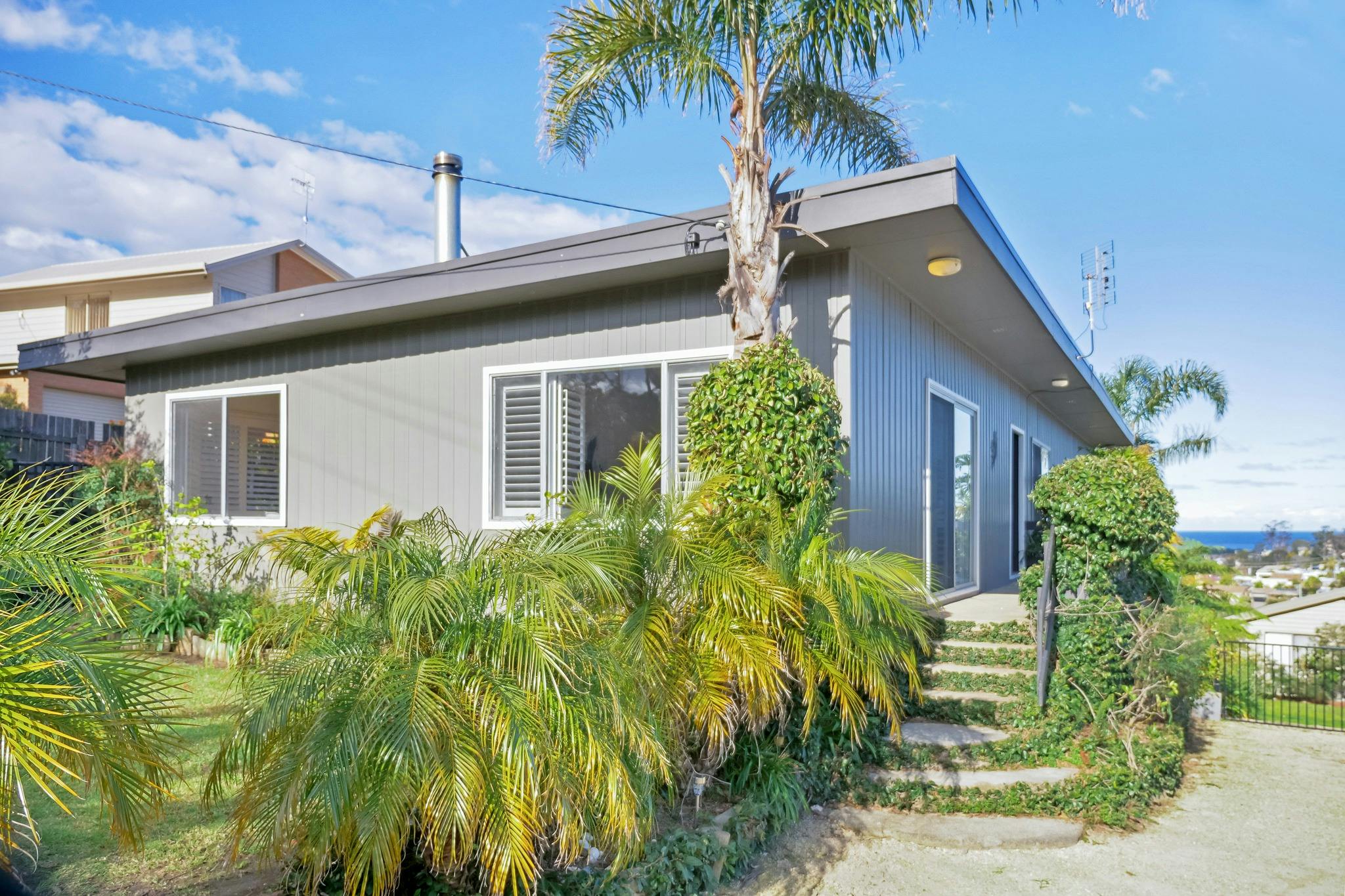 Sapphire Cottage: Merimbula | NSW Holidays & Accommodation ...