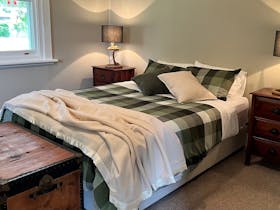 Mundulla Accomodation; Mundulla Cottage and Cabins; Bedroom 1