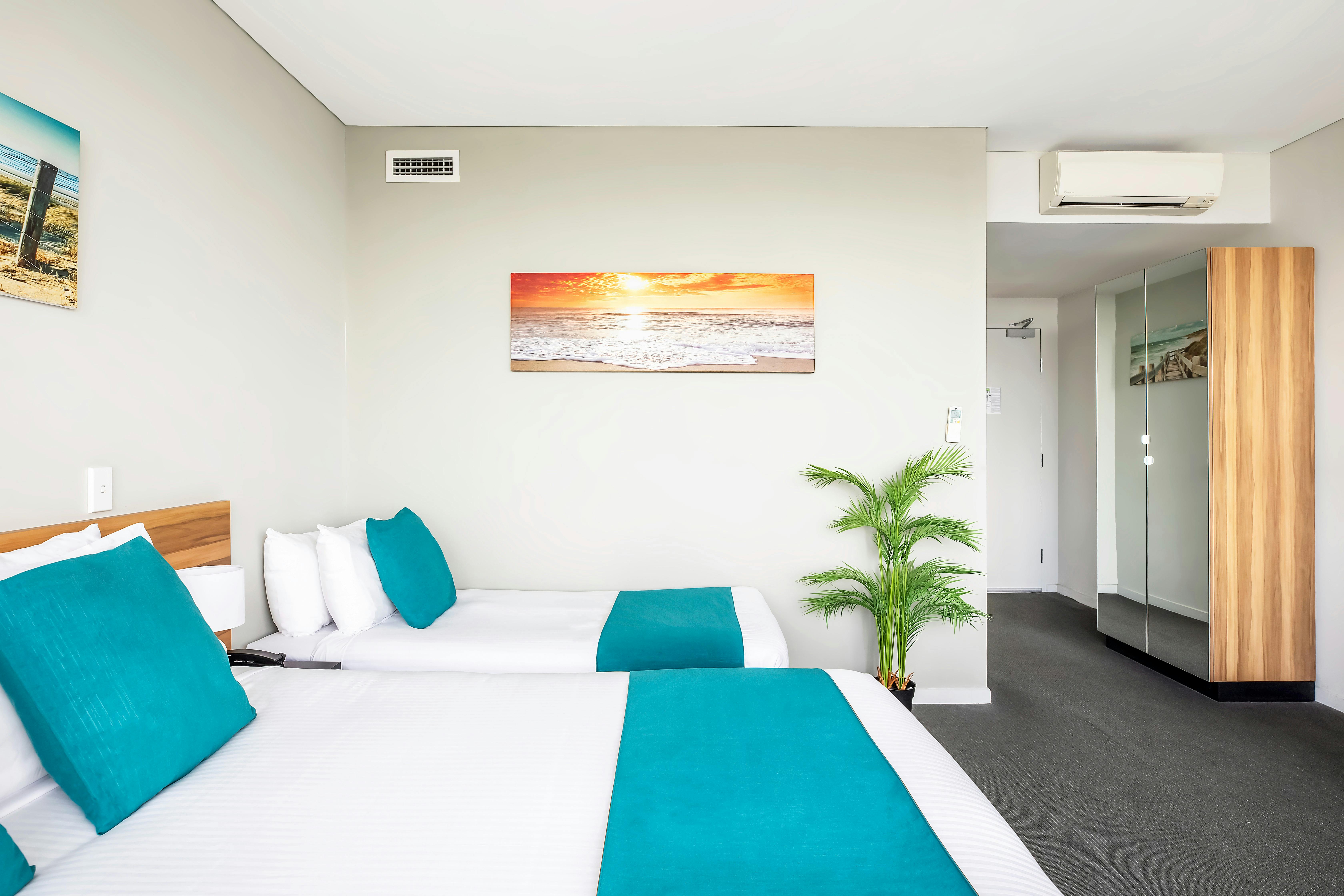 Accessible room with 2 beds