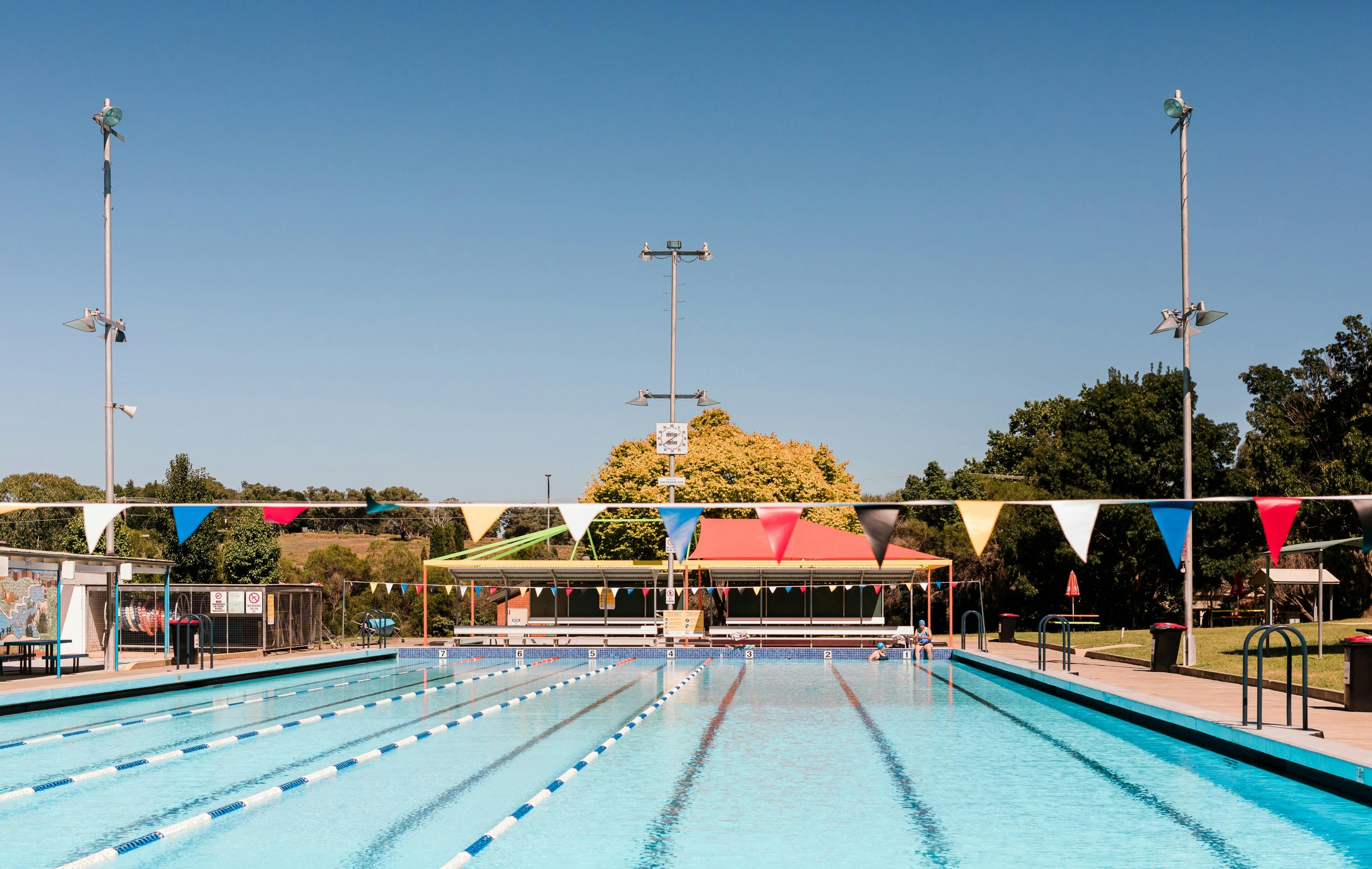 Olympic Swimming Pool Length How Many Laps Of An Olympic Sized Pool 