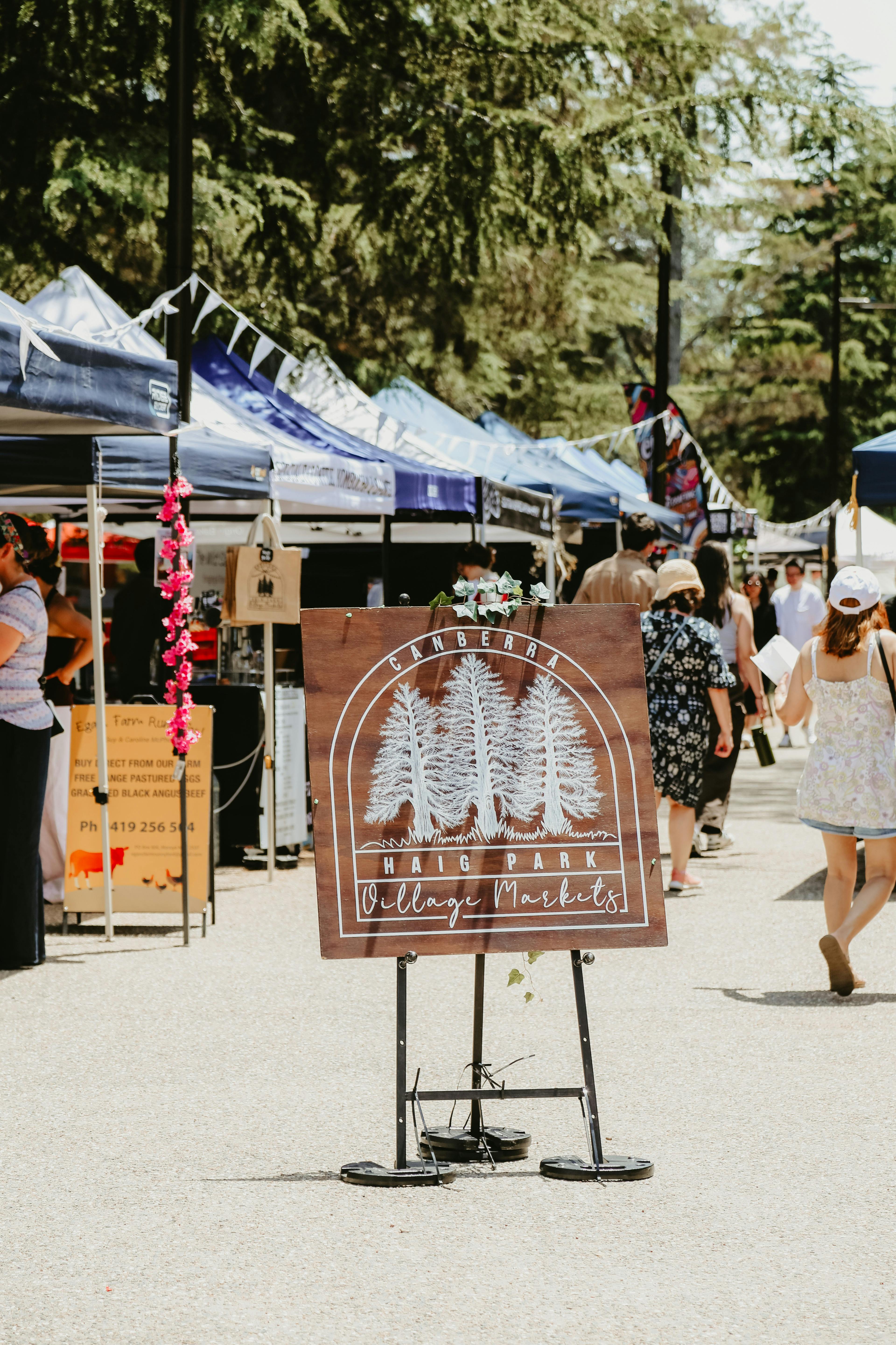 The Haig Park Village Markets sign