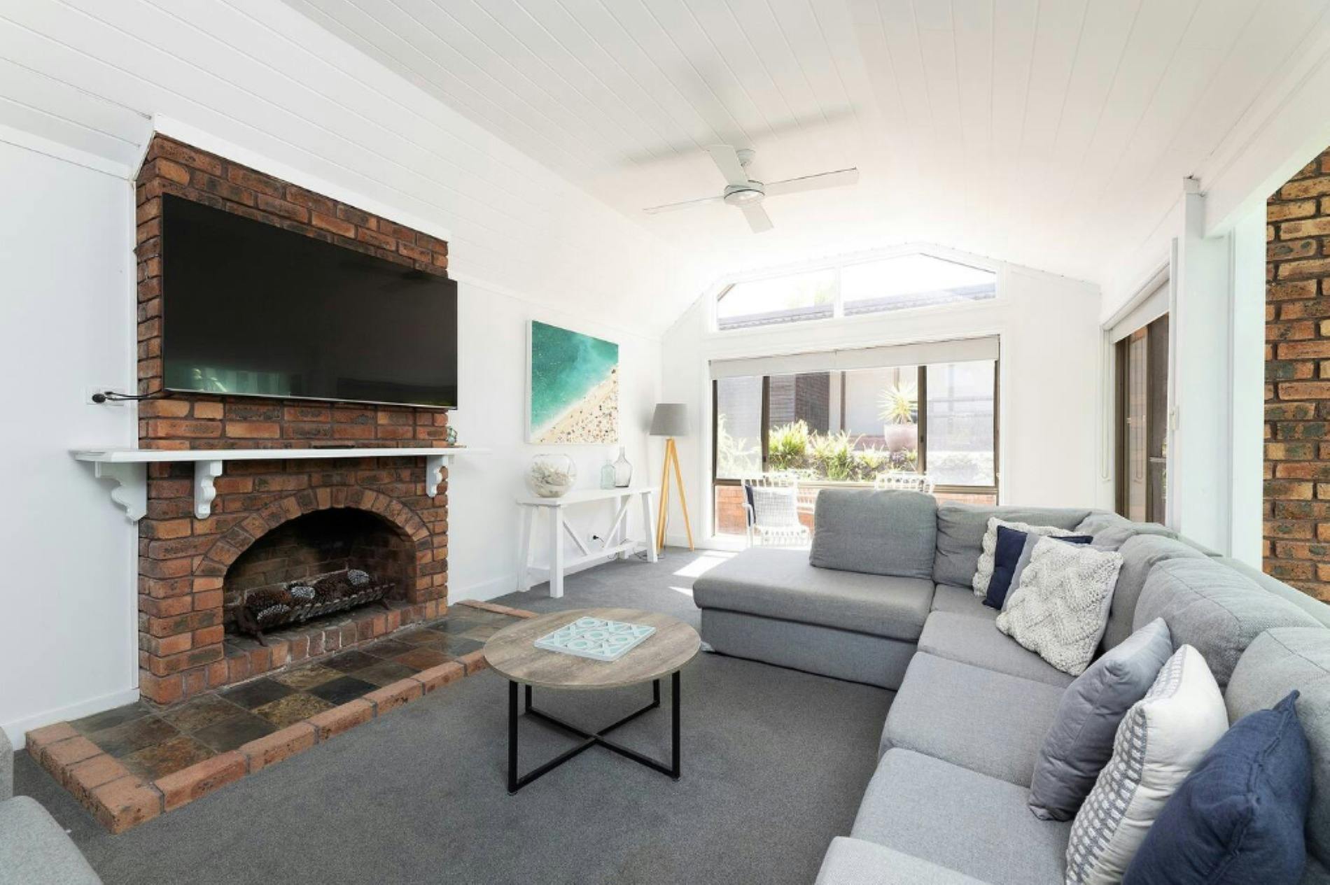 Living area with sprawling lounges