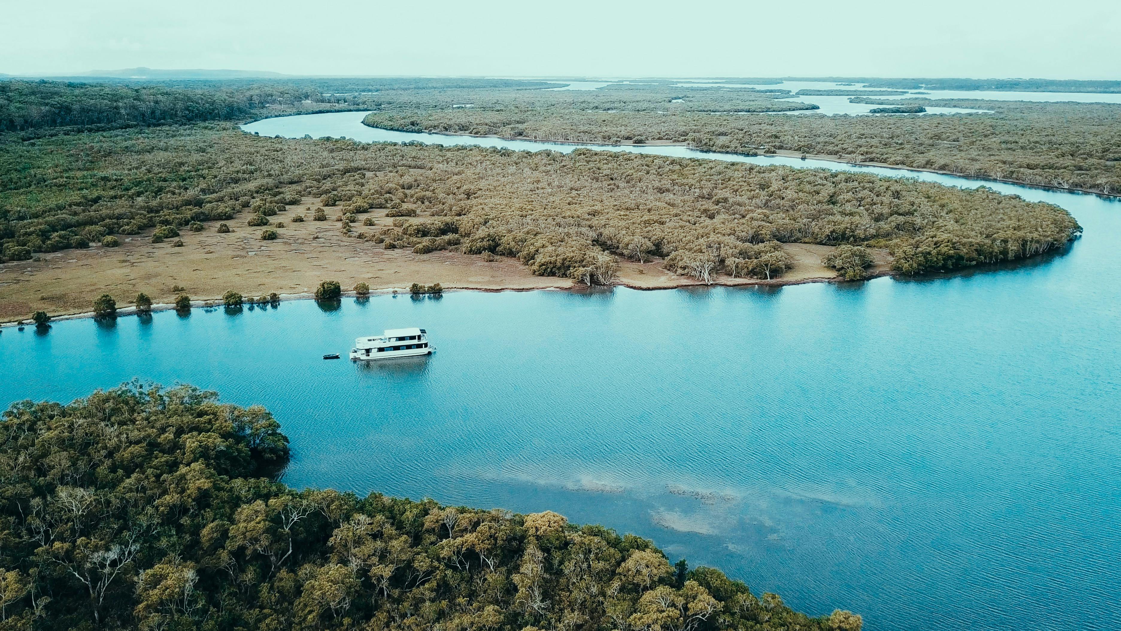 Coomera Houseboat Holidays Hire Queensland