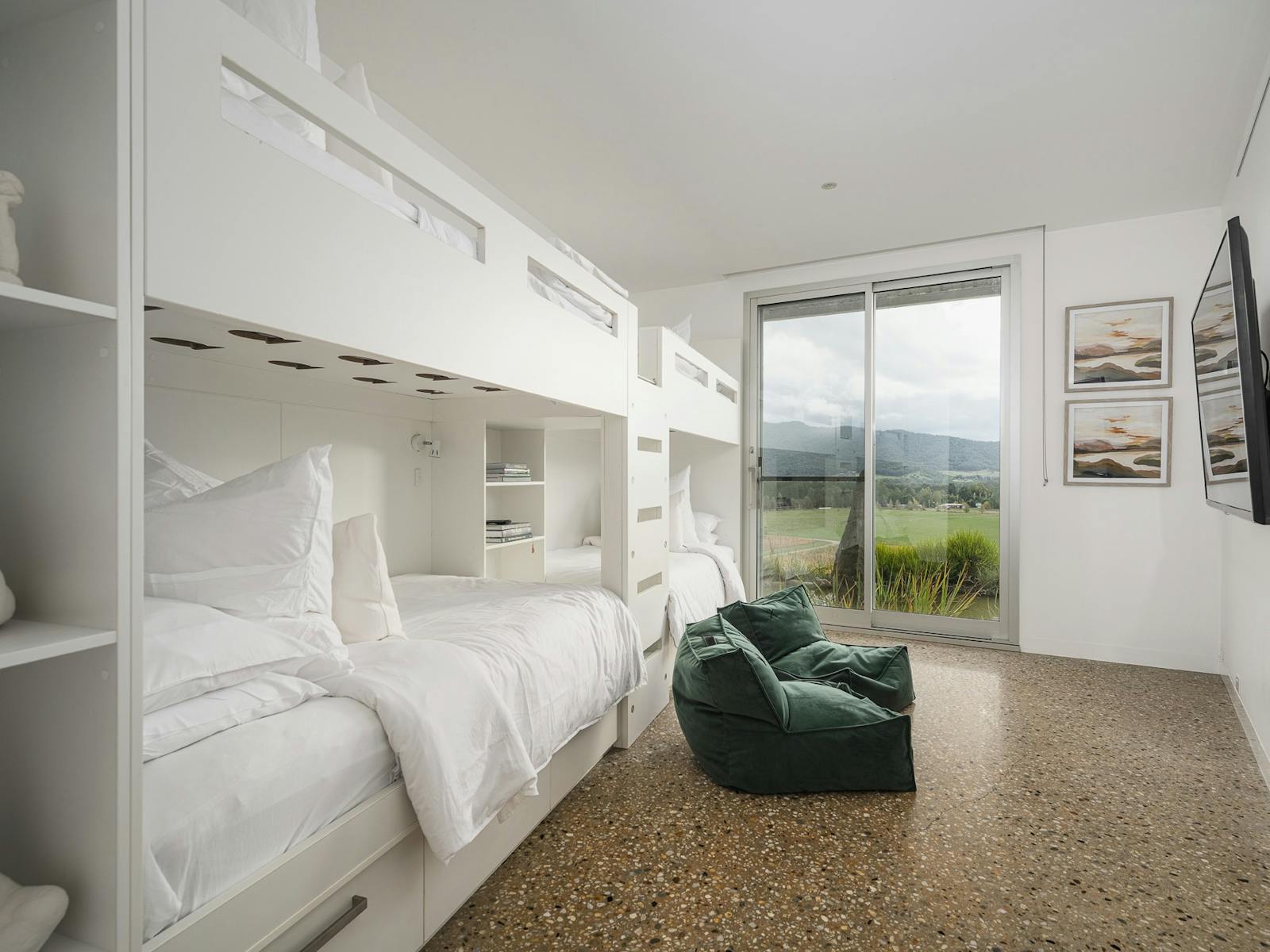 Bedroom with 2 Bunk Beds