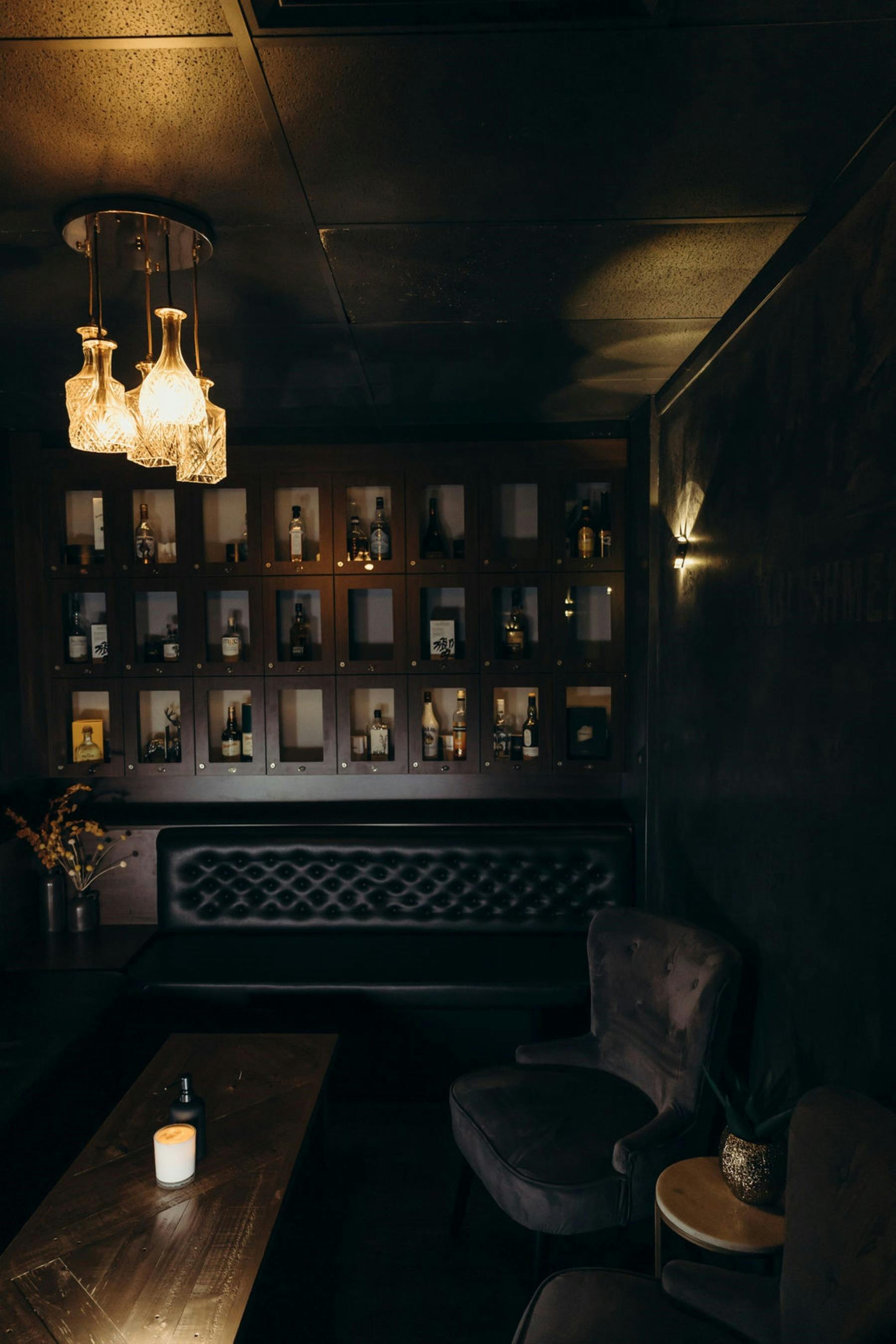 The Establishment Bar