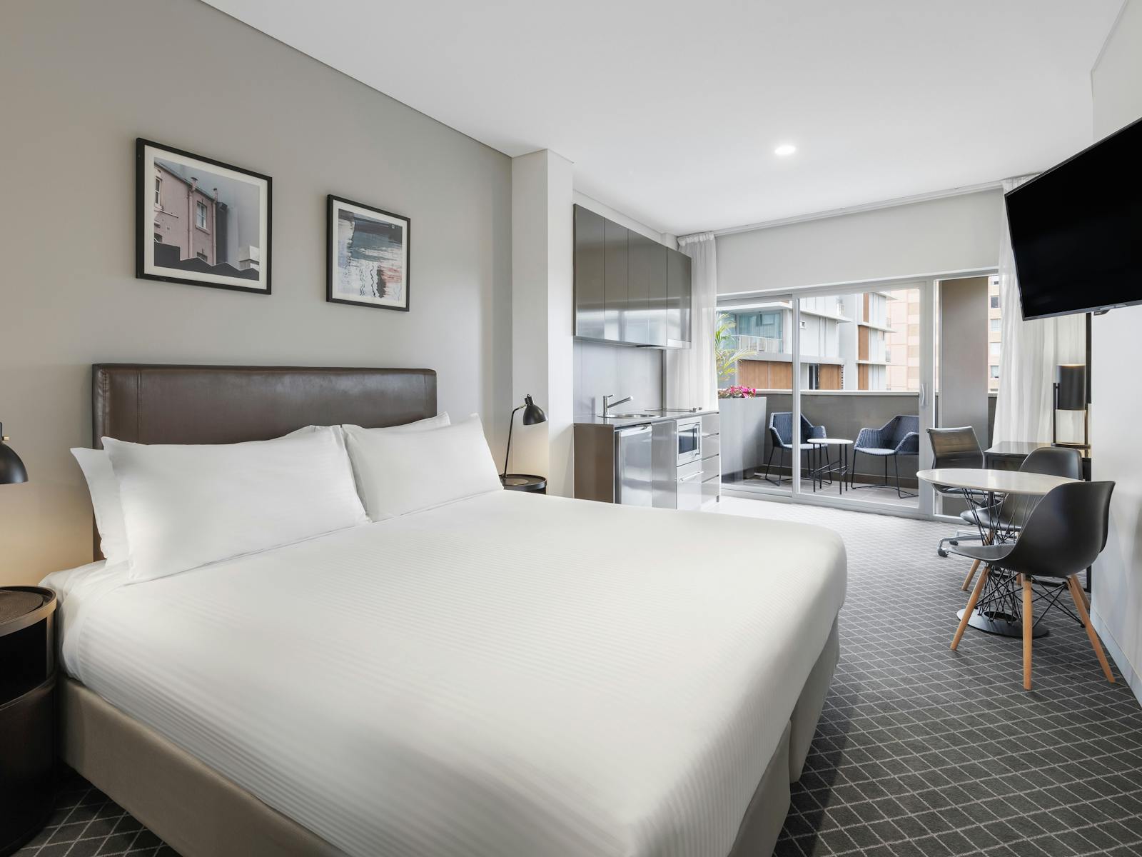 1 King Balcony Studio Suite