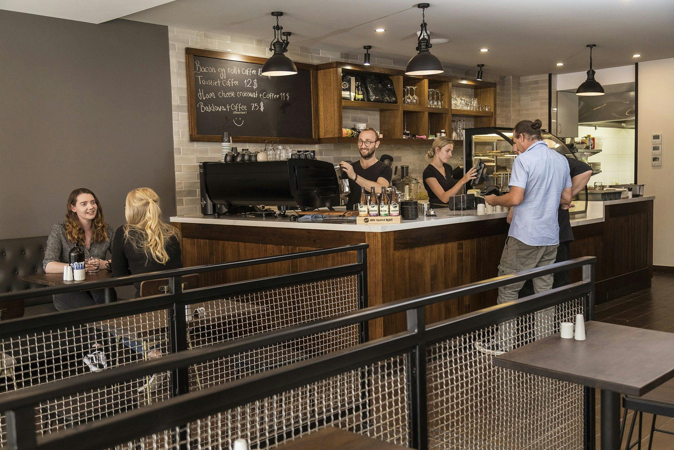 Indoor and outdoor dining in Queanbeyan