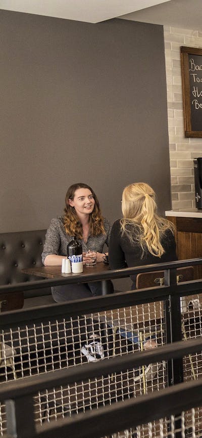 Indoor and outdoor dining in Queanbeyan