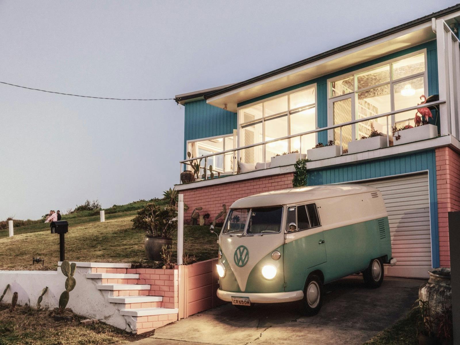 Beach holiday Accomodation Mereweather Newcastle Airbnb Holiday Ocean Front Unique Retro