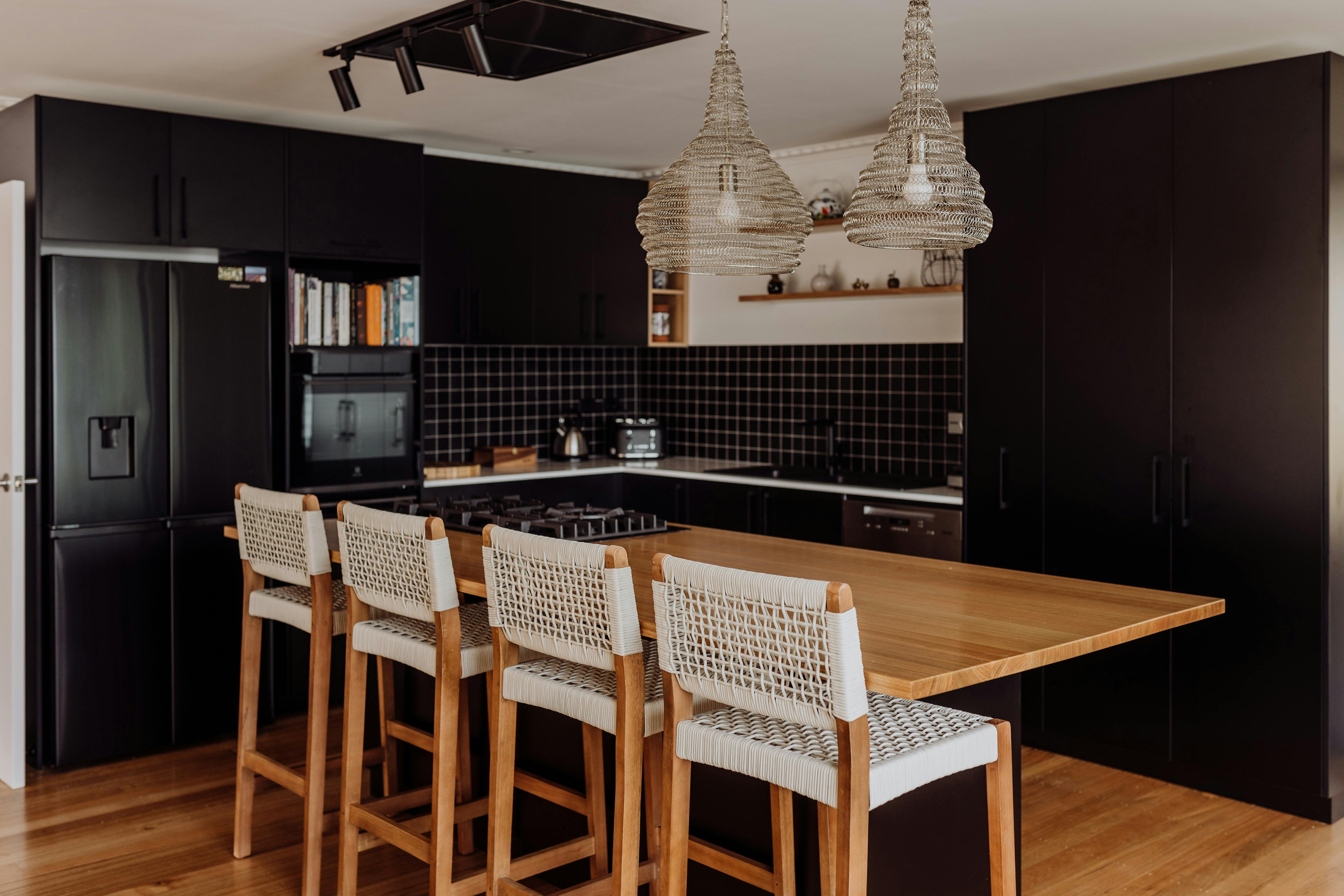 kitchen and breakfast bar