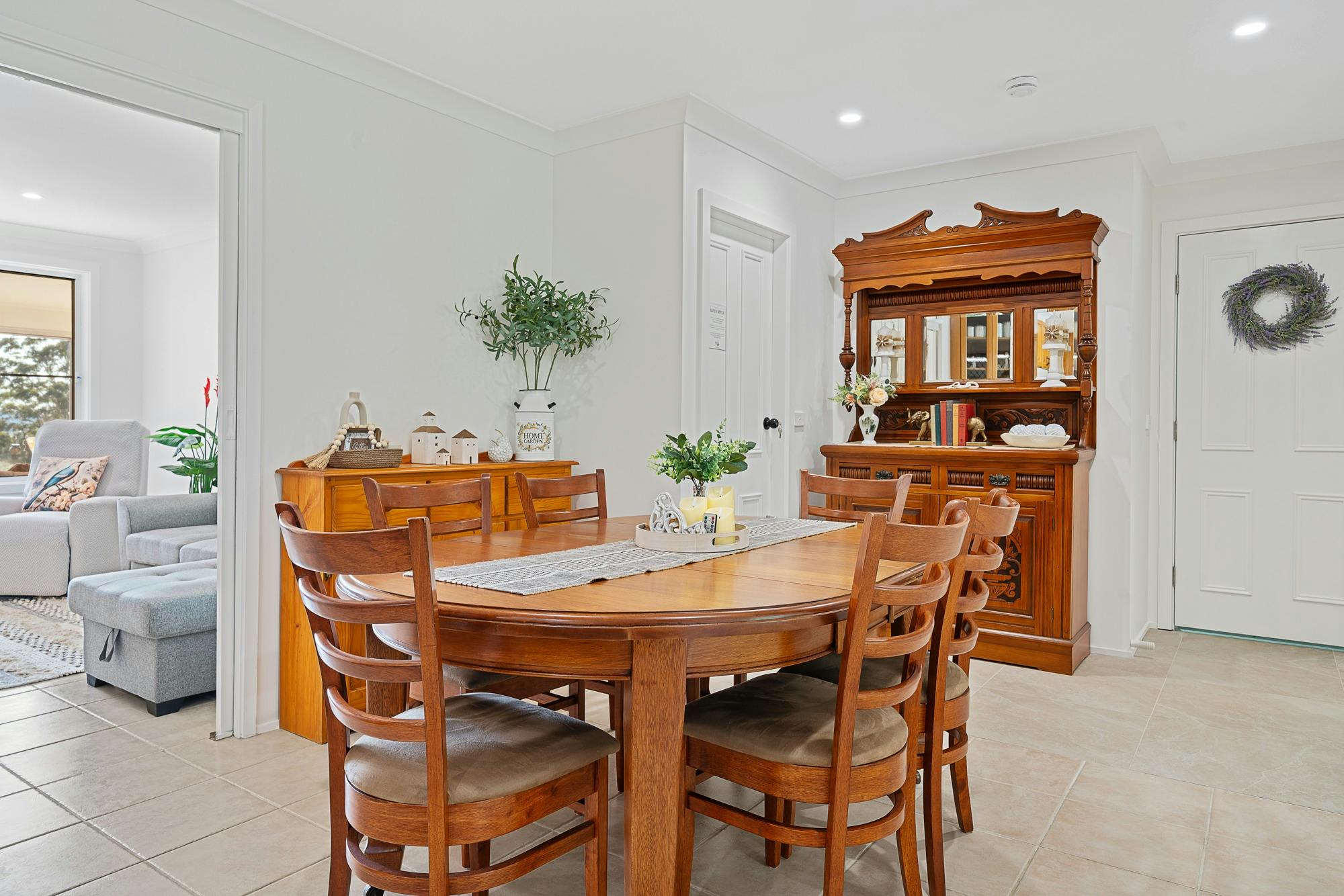 넓은 식사 공간