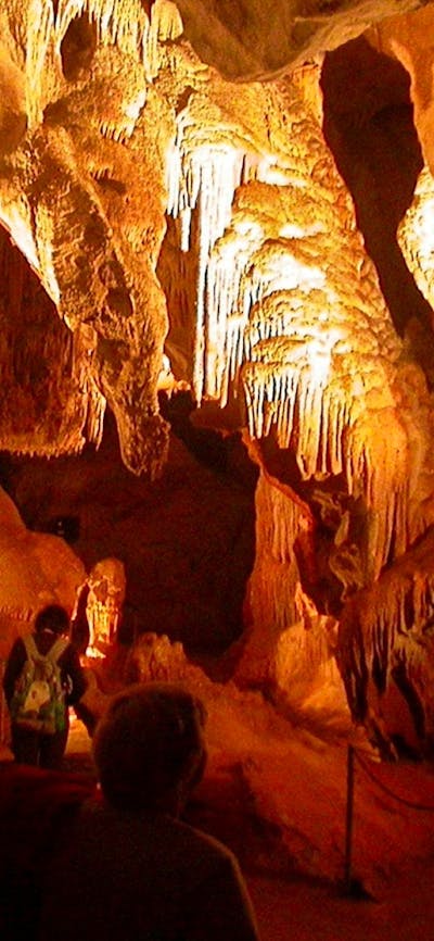 Careys Cave tour