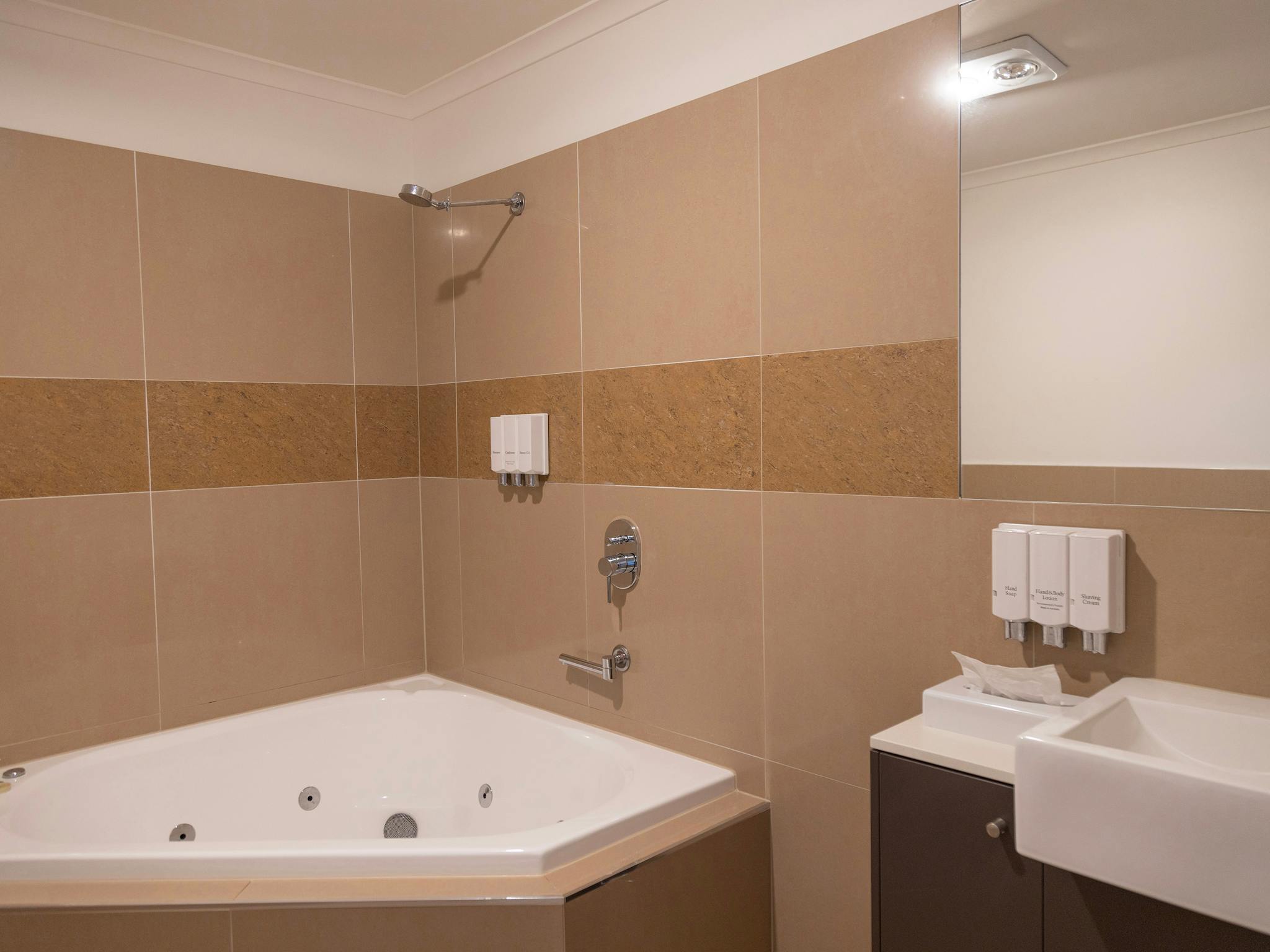 King Spa Room Bathroom