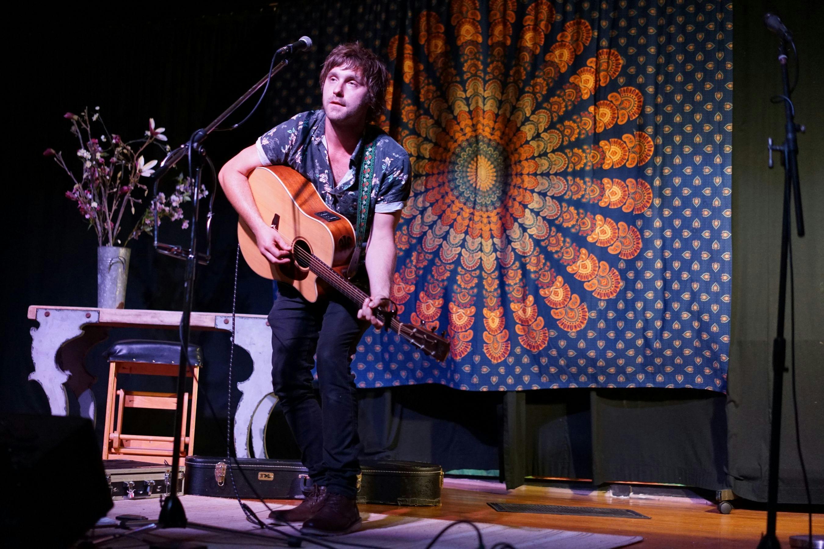 틴트 바 업 프론트